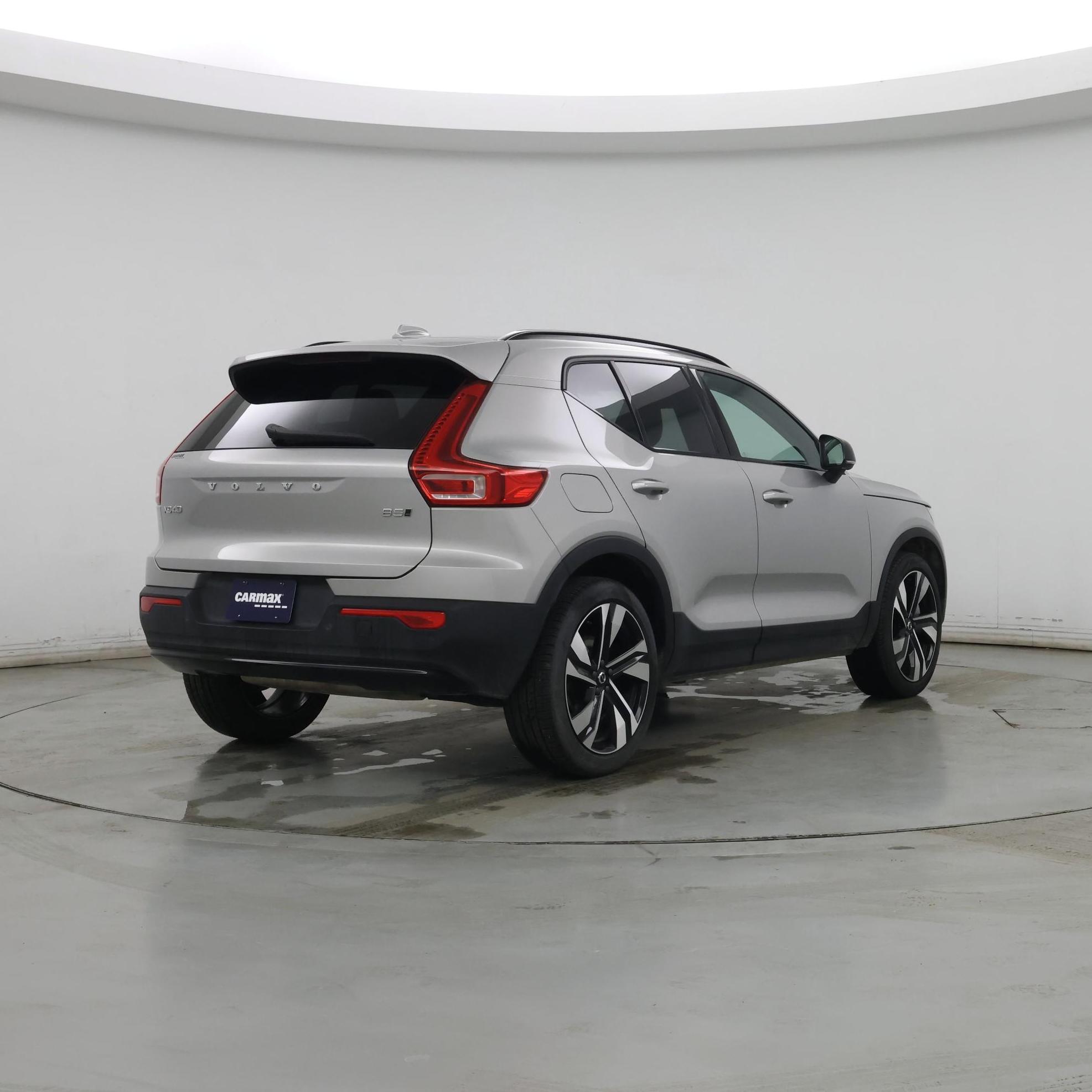 Thumbnail: 2025 Volvo XC40 - 8