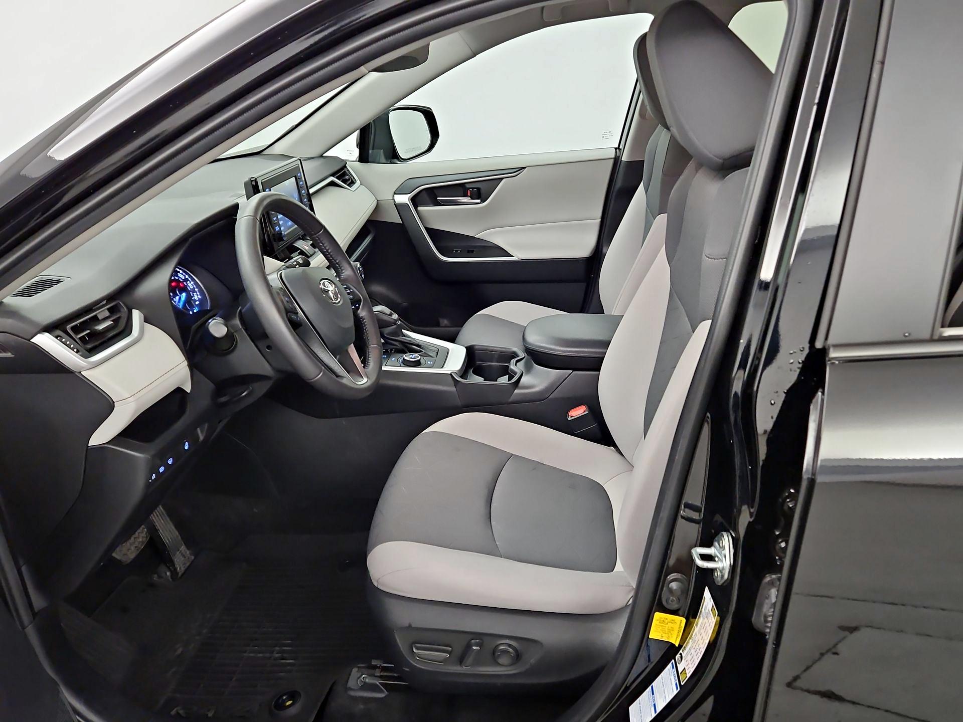 Thumbnail: 2021 Toyota RAV4 - 11