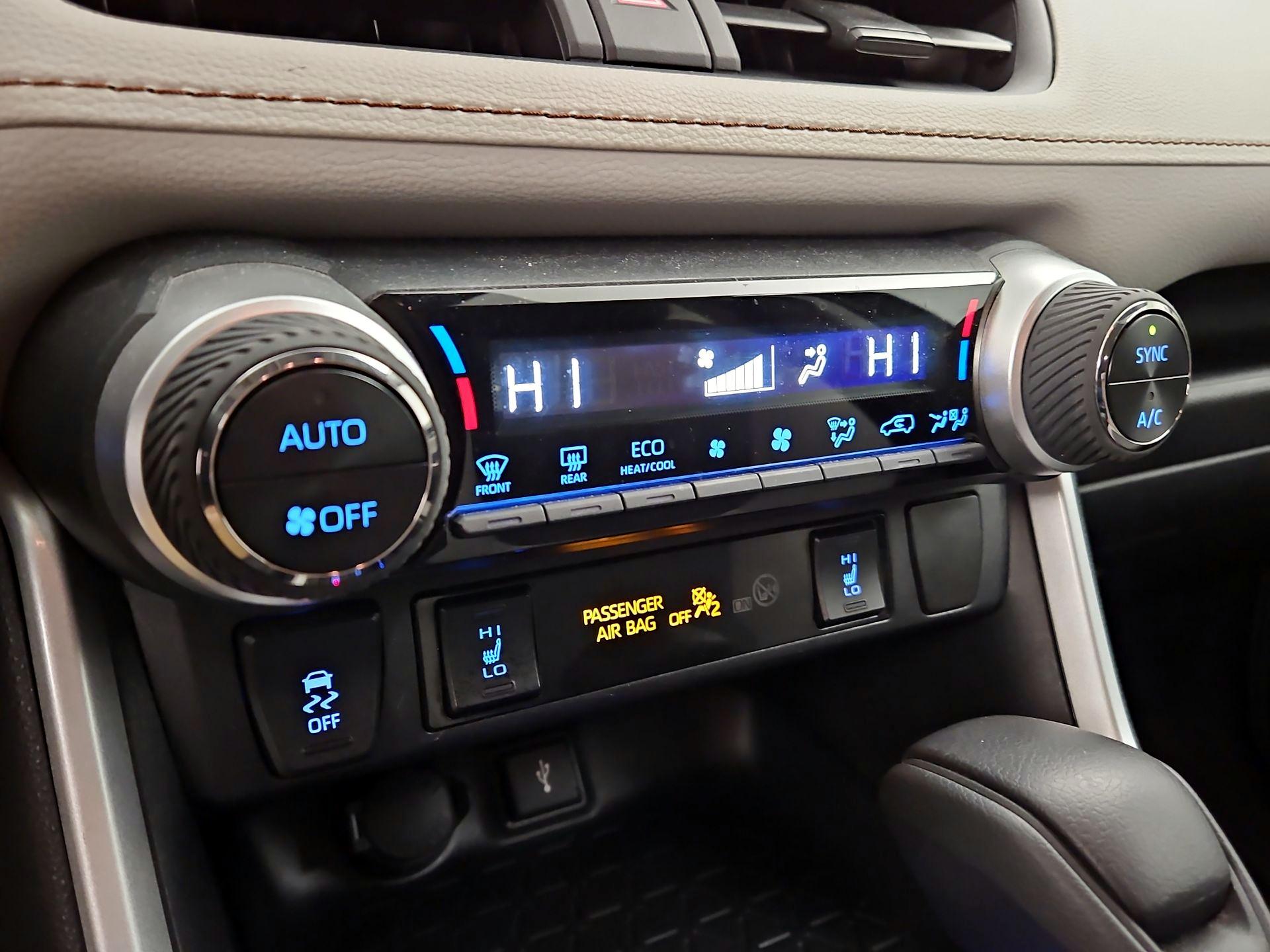 Thumbnail: 2021 Toyota RAV4 - 16