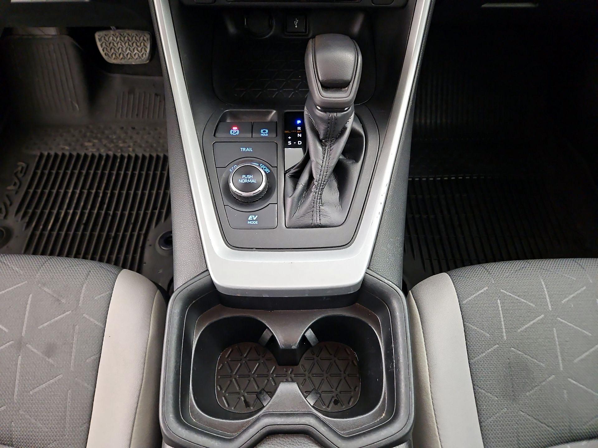 Thumbnail: 2021 Toyota RAV4 - 17