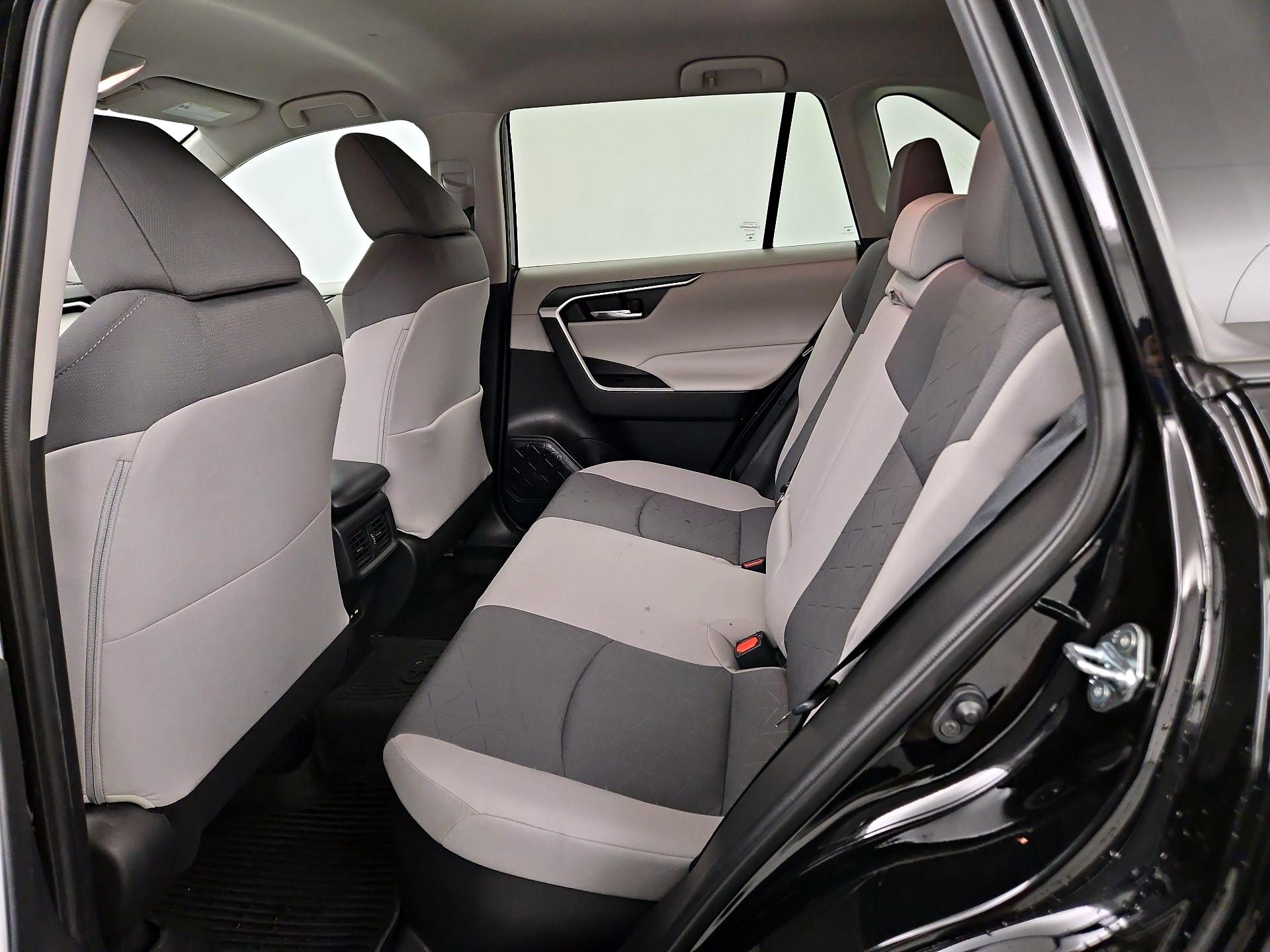 Thumbnail: 2021 Toyota RAV4 - 19