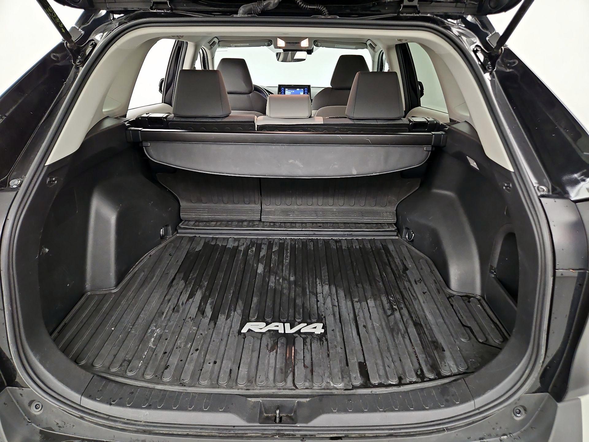 Thumbnail: 2021 Toyota RAV4 - 20