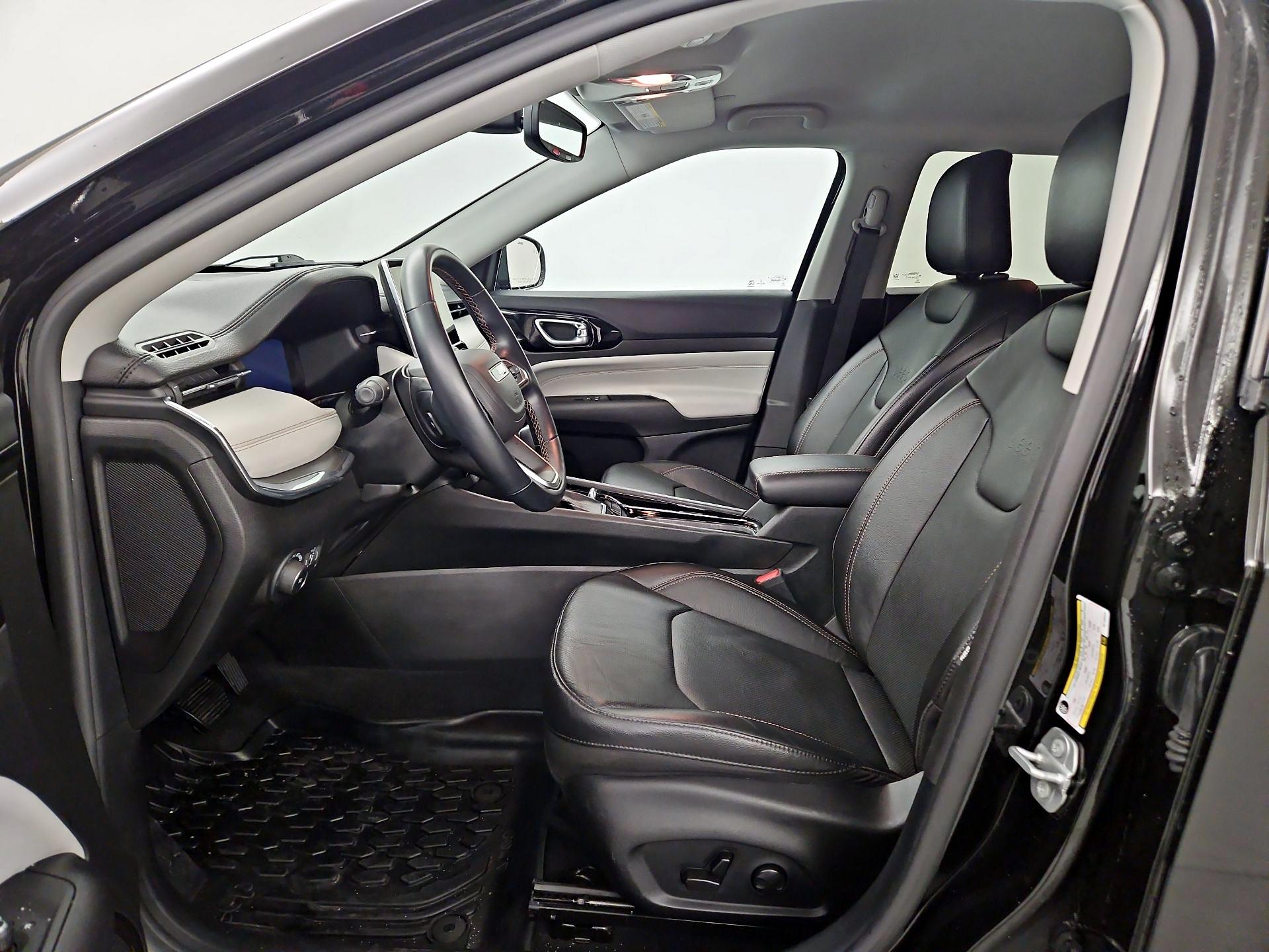 Thumbnail: 2022 Jeep Compass - 11