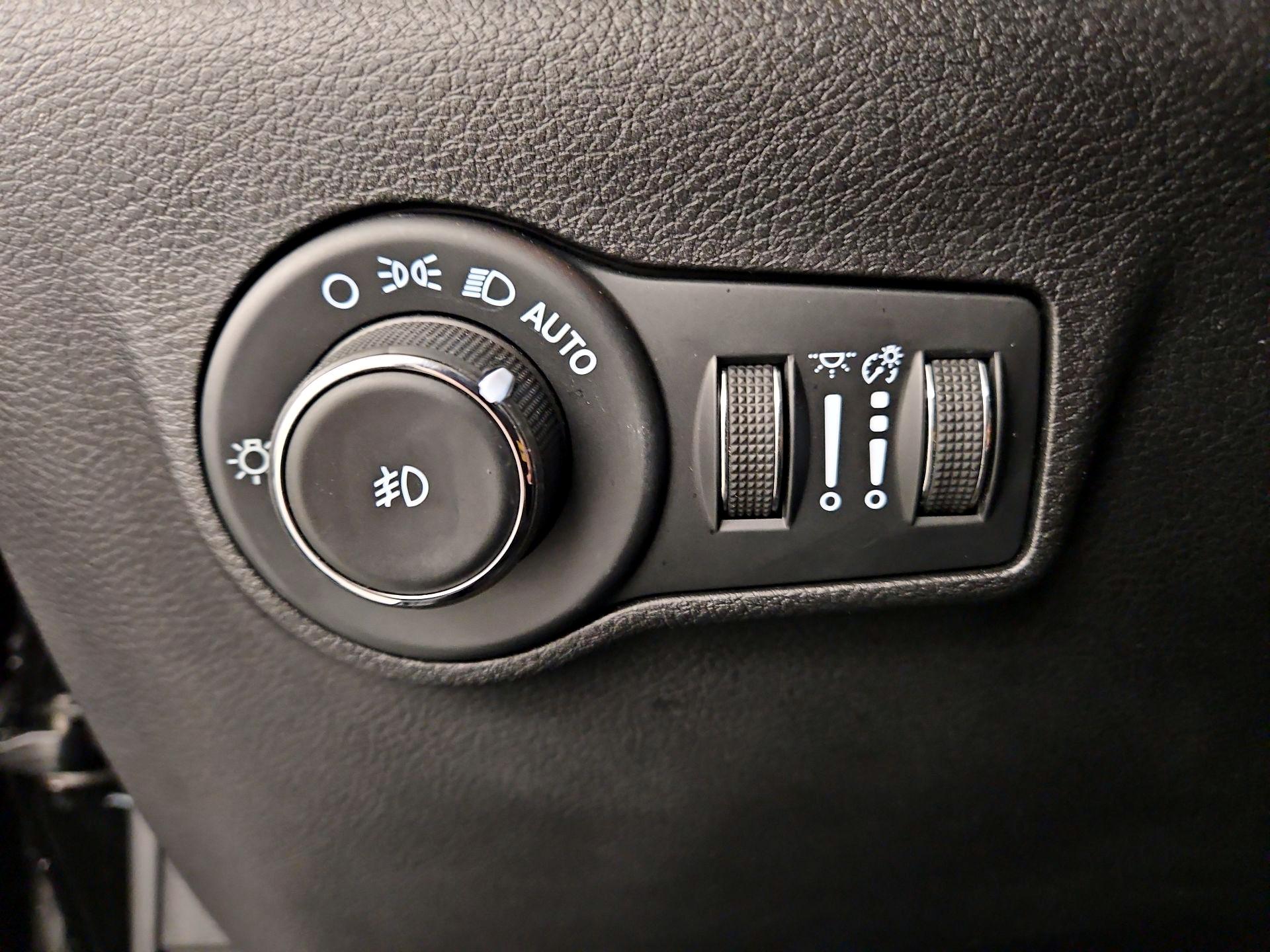 Thumbnail: 2022 Jeep Compass - 13