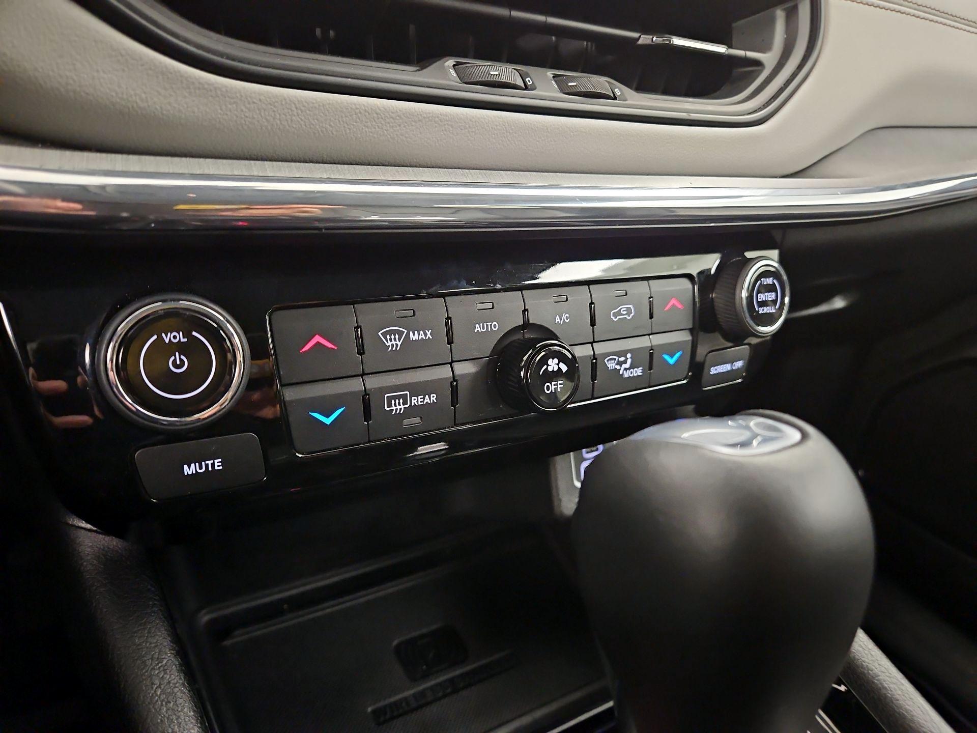 Thumbnail: 2022 Jeep Compass - 16