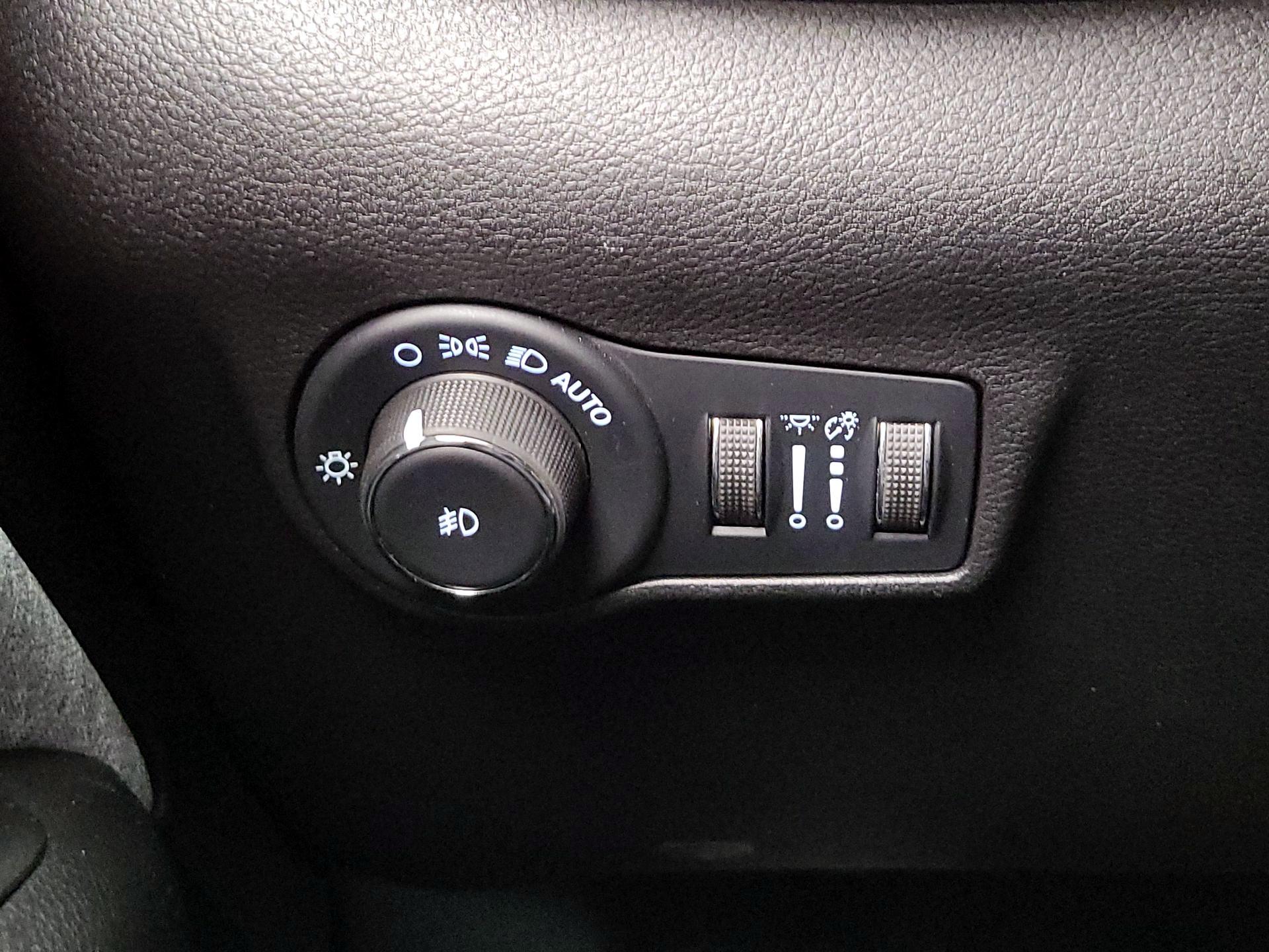 Thumbnail: 2022 Jeep Compass - 13