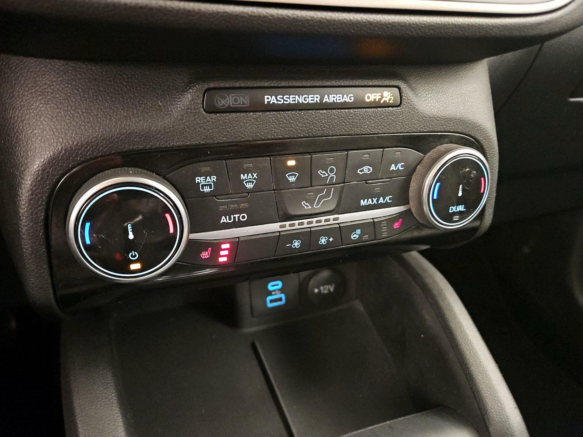 Thumbnail: 2022 Ford Escape - 16