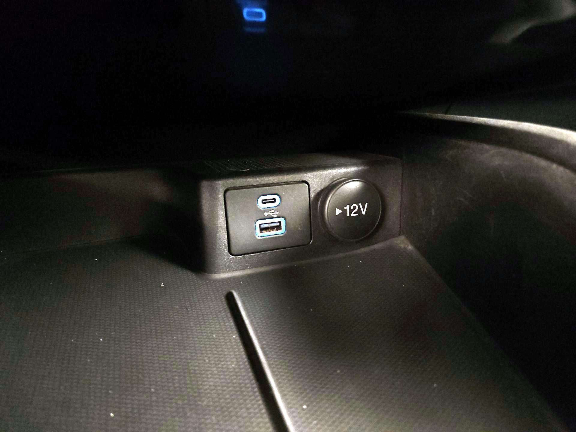 Thumbnail: 2022 Ford Escape - 18