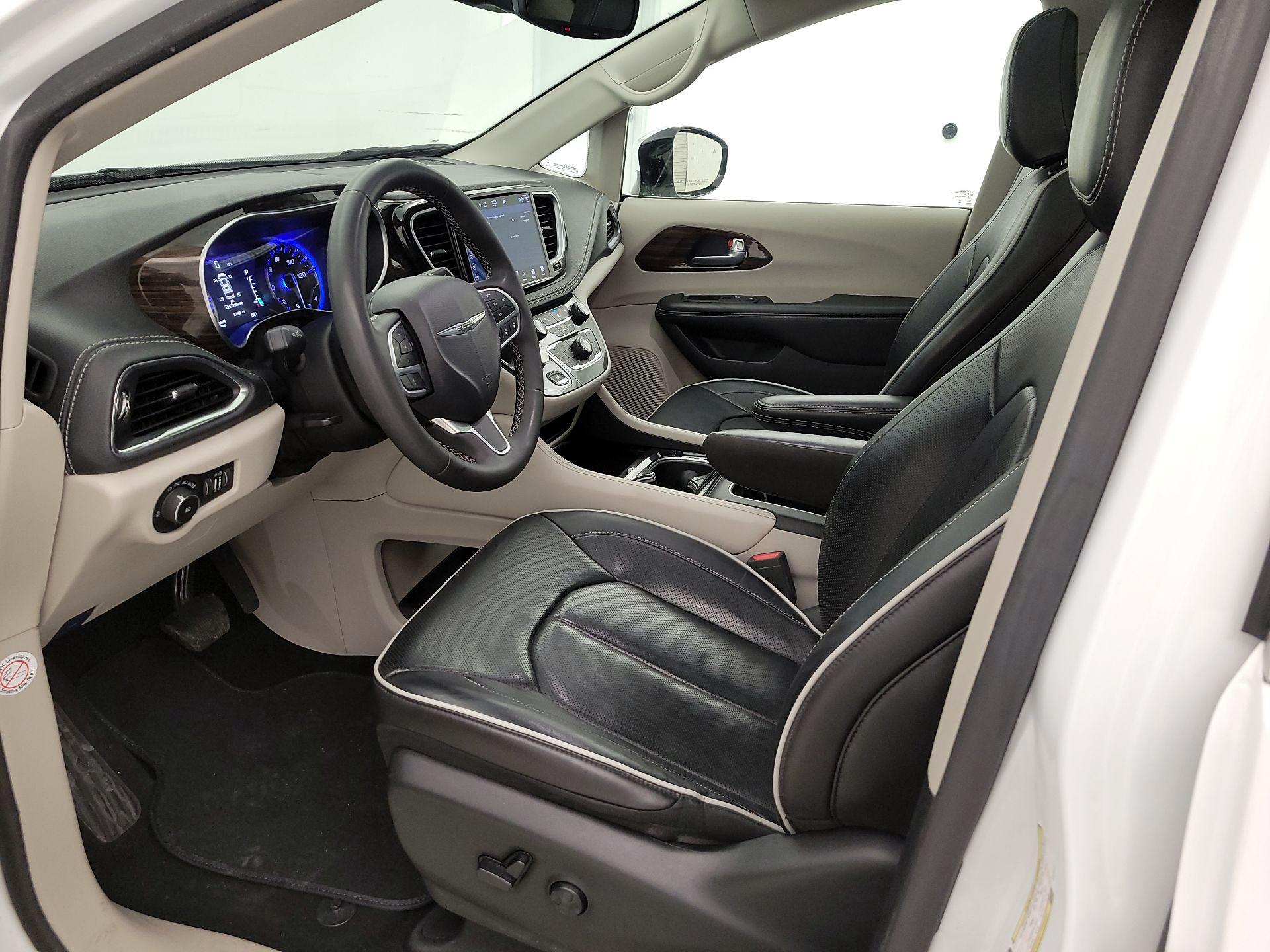 Thumbnail: 2023 Chrysler Pacifica - 11