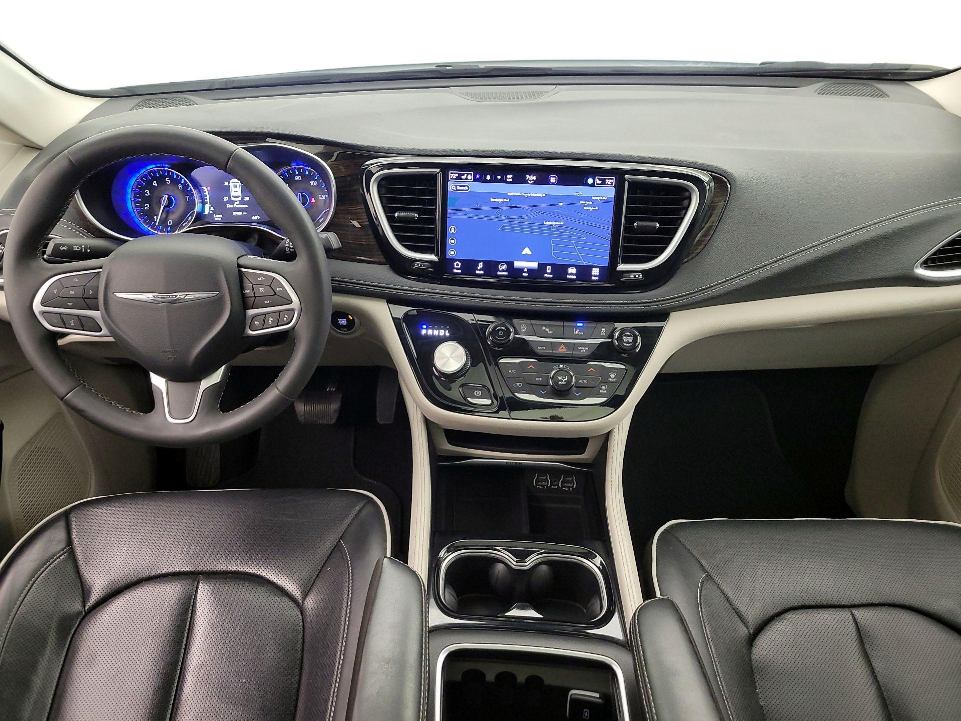 Thumbnail: 2023 Chrysler Pacifica - 18