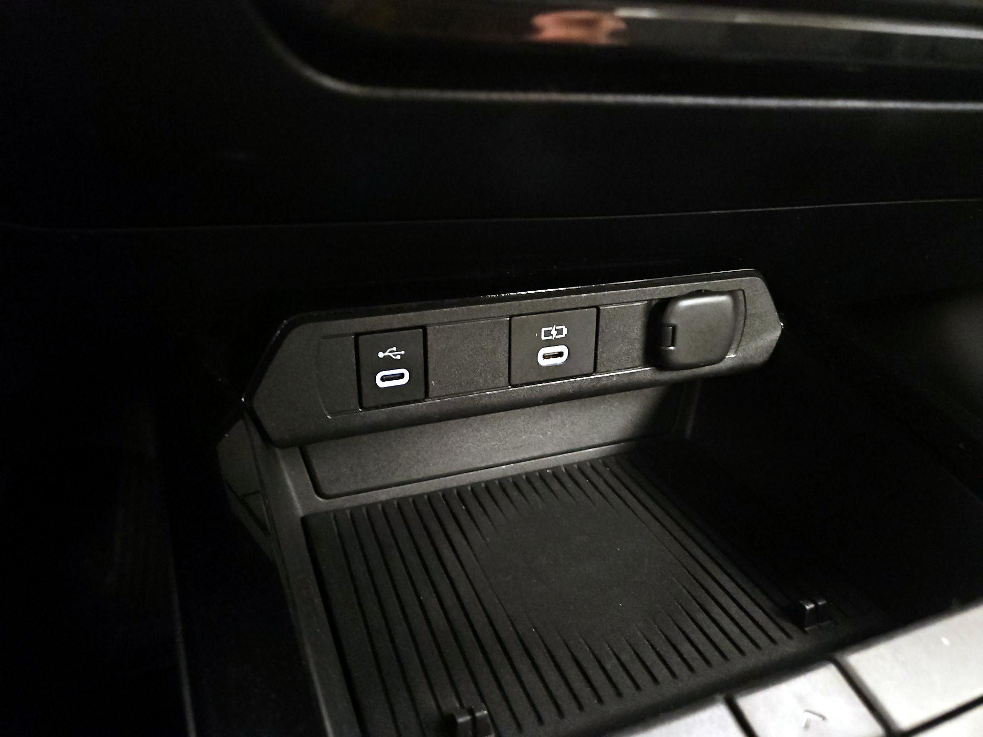 Thumbnail: 2023 Toyota Prius - 18