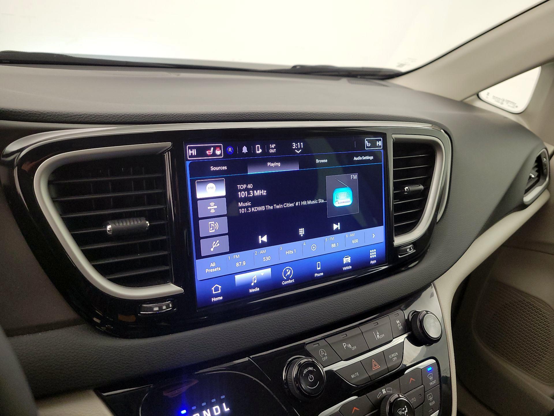 Thumbnail: 2023 Chrysler Pacifica - 15