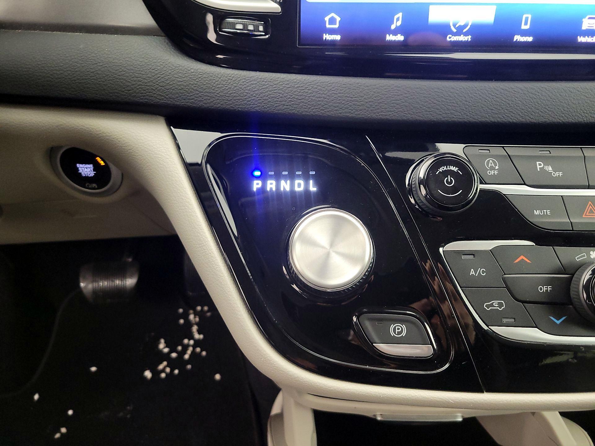 Thumbnail: 2023 Chrysler Pacifica - 17