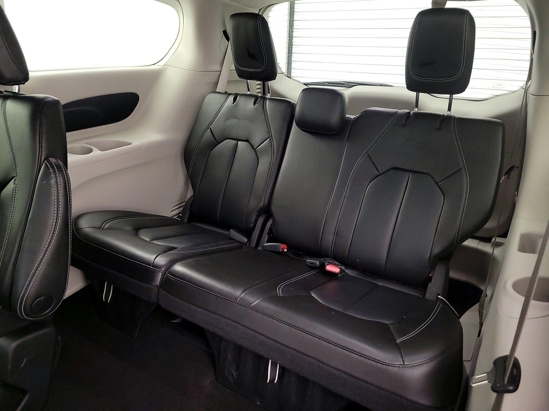 Thumbnail: 2023 Chrysler Pacifica - 20