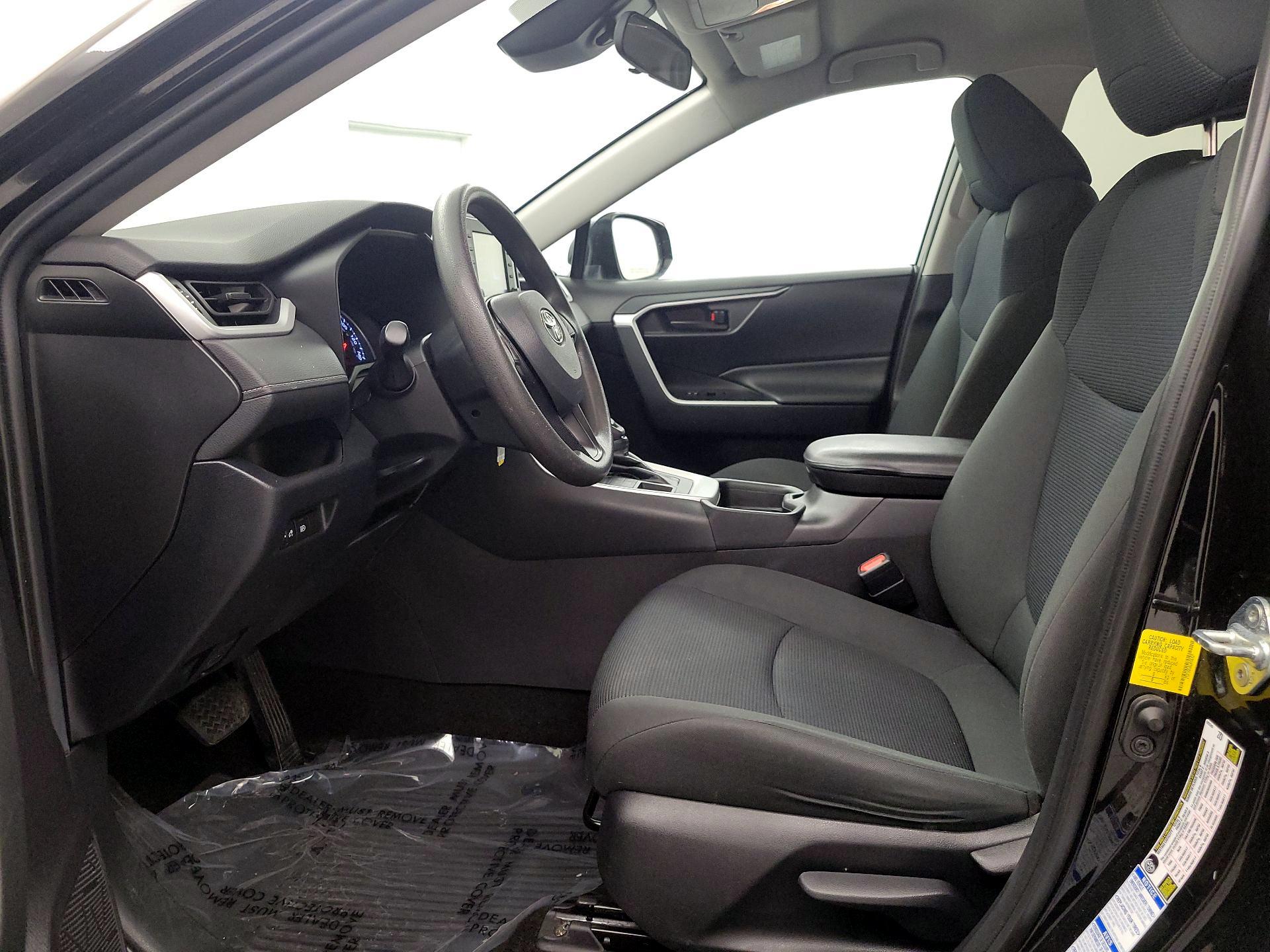 Thumbnail: 2020 Toyota RAV4 - 11