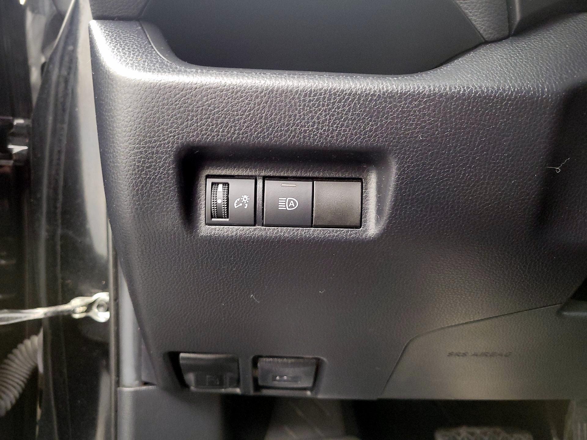 Thumbnail: 2020 Toyota RAV4 - 13