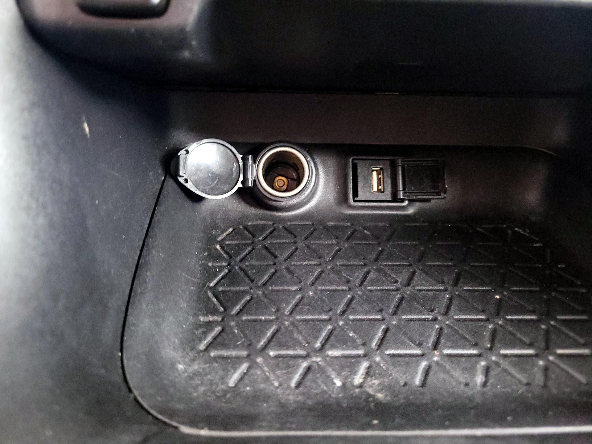 Thumbnail: 2020 Toyota RAV4 - 18