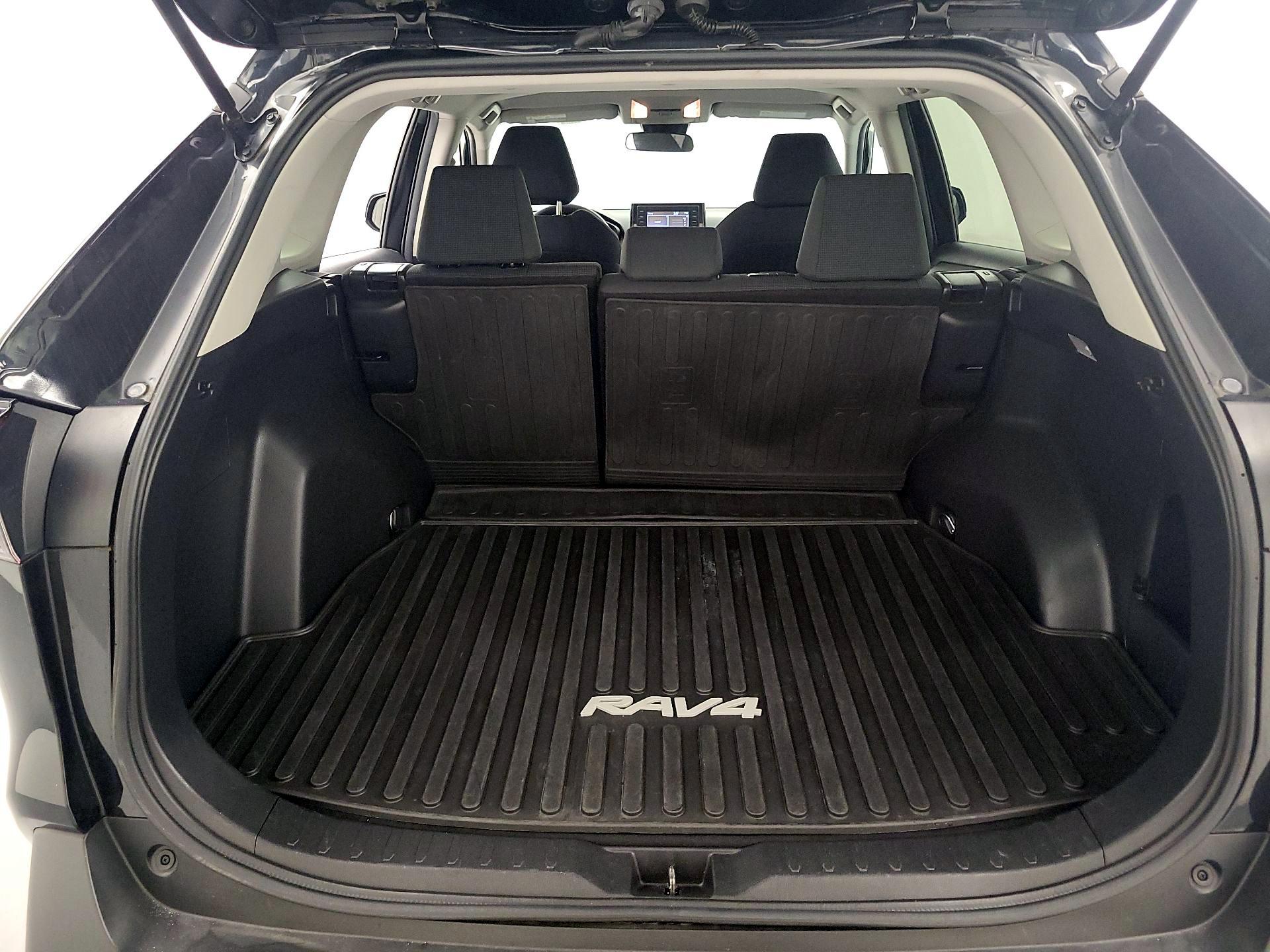 Thumbnail: 2020 Toyota RAV4 - 20