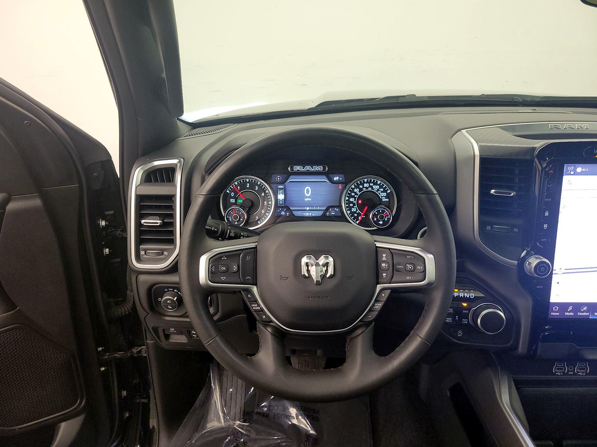 Thumbnail: 2025 RAM 1500 - 10