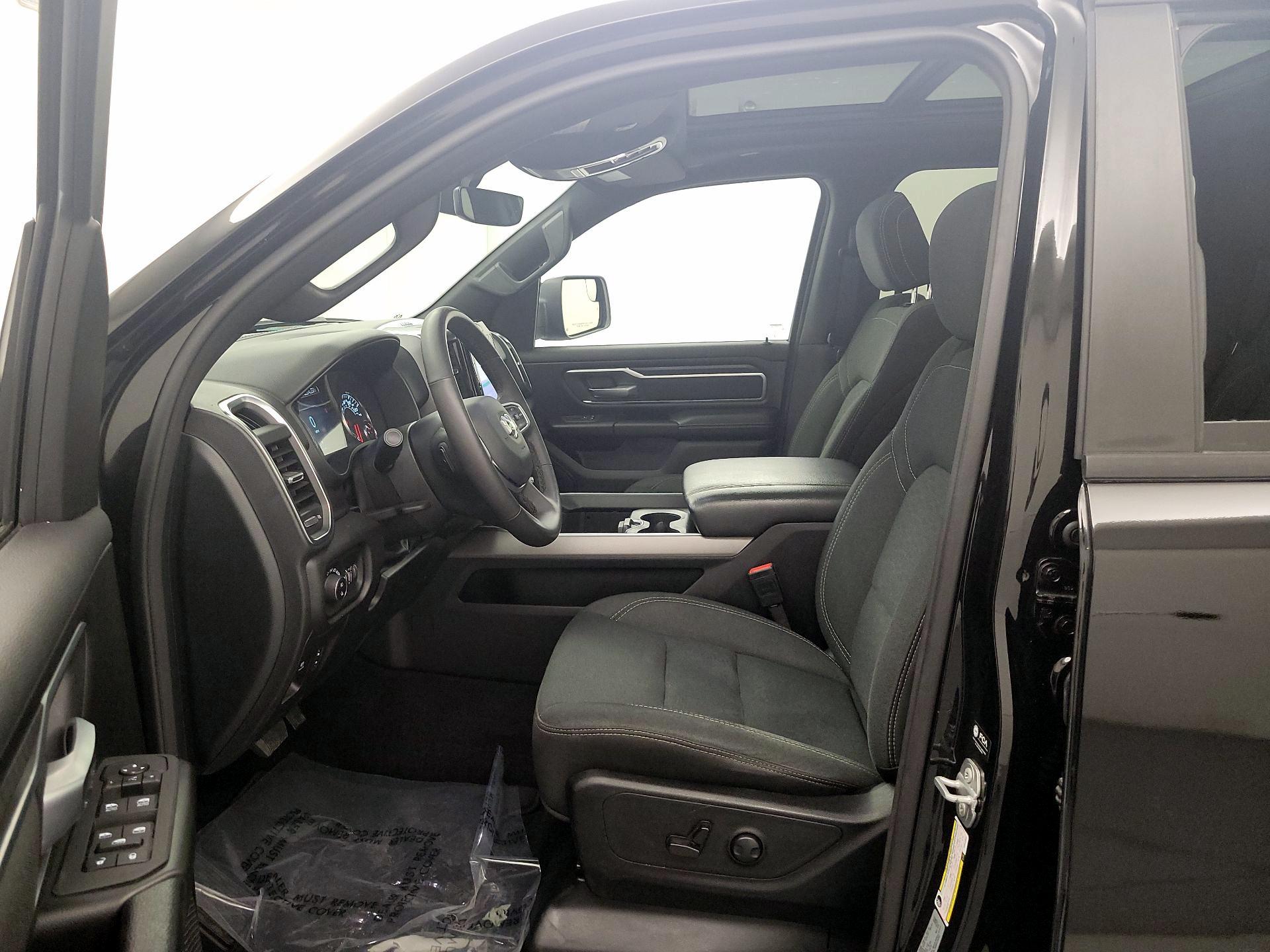 Thumbnail: 2025 RAM 1500 - 11