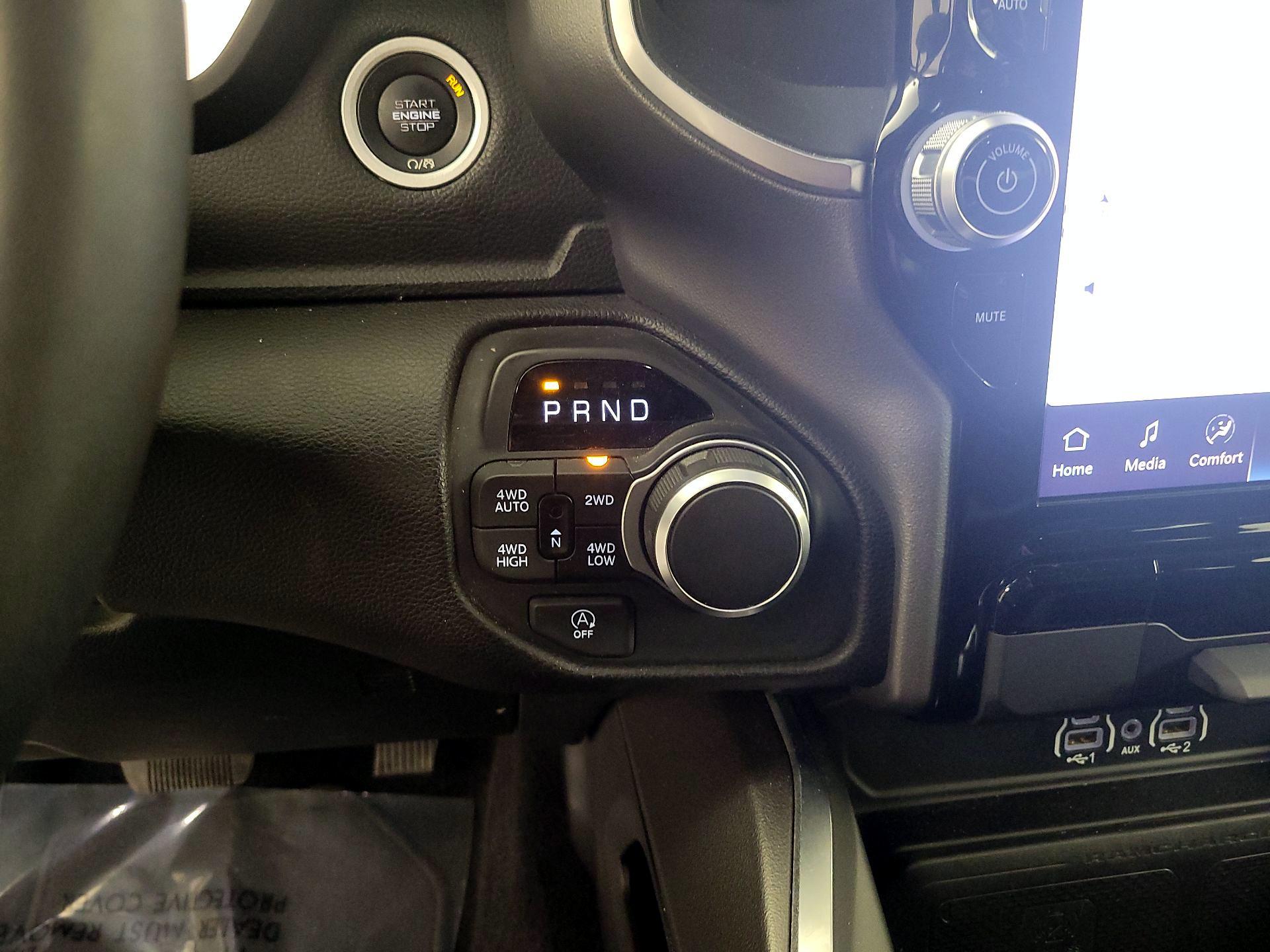 Thumbnail: 2025 RAM 1500 - 18