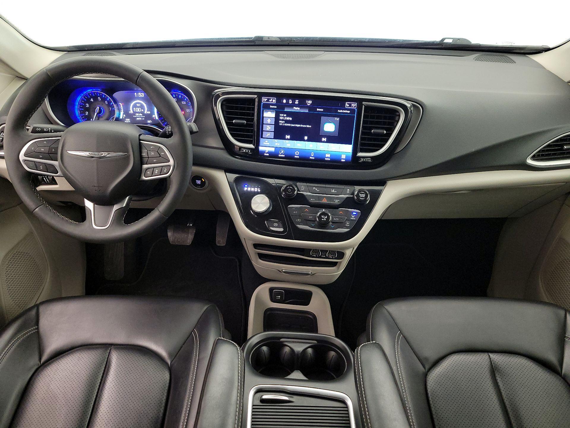 Thumbnail: 2023 Chrysler Pacifica - 9