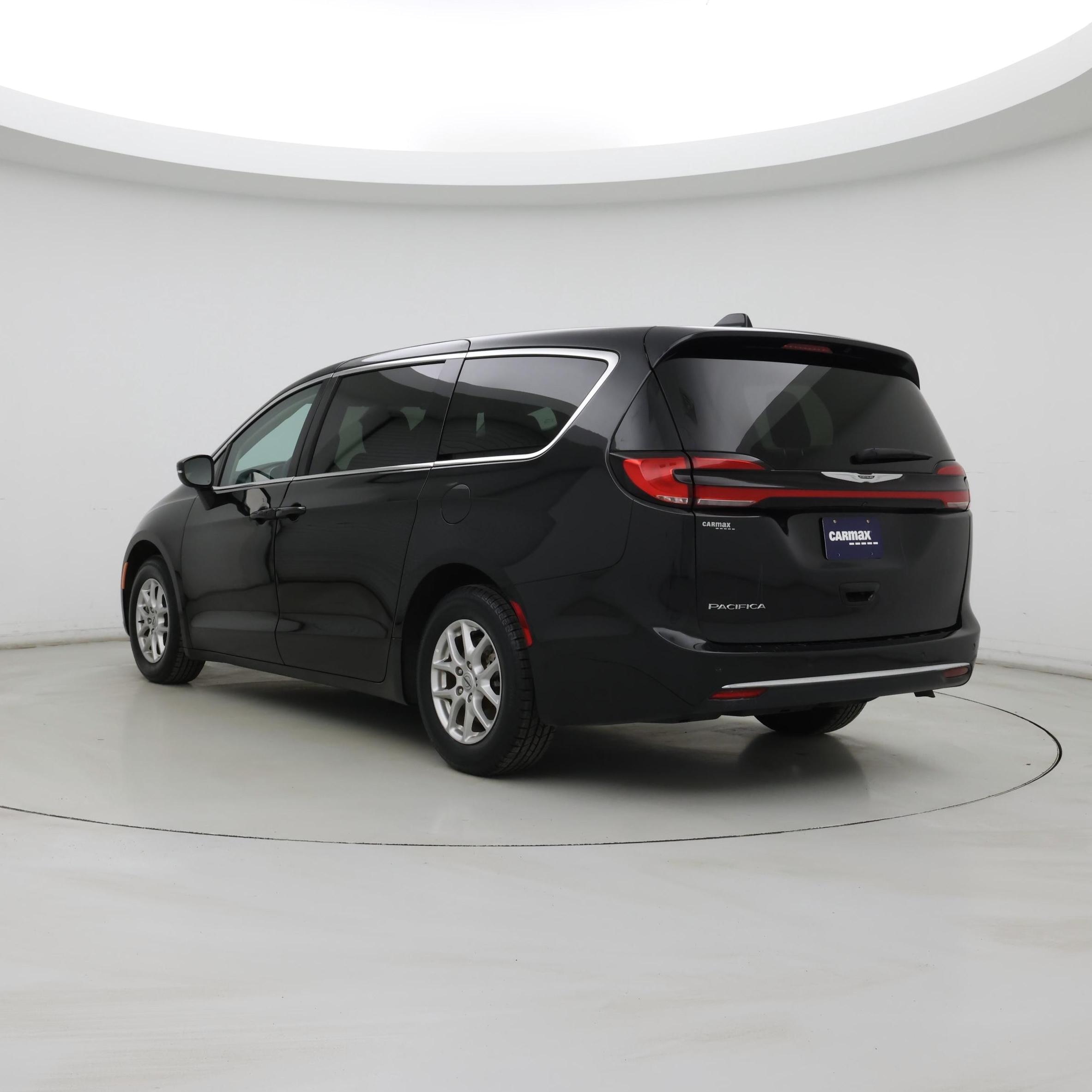 Thumbnail: 2023 Chrysler Pacifica - 2