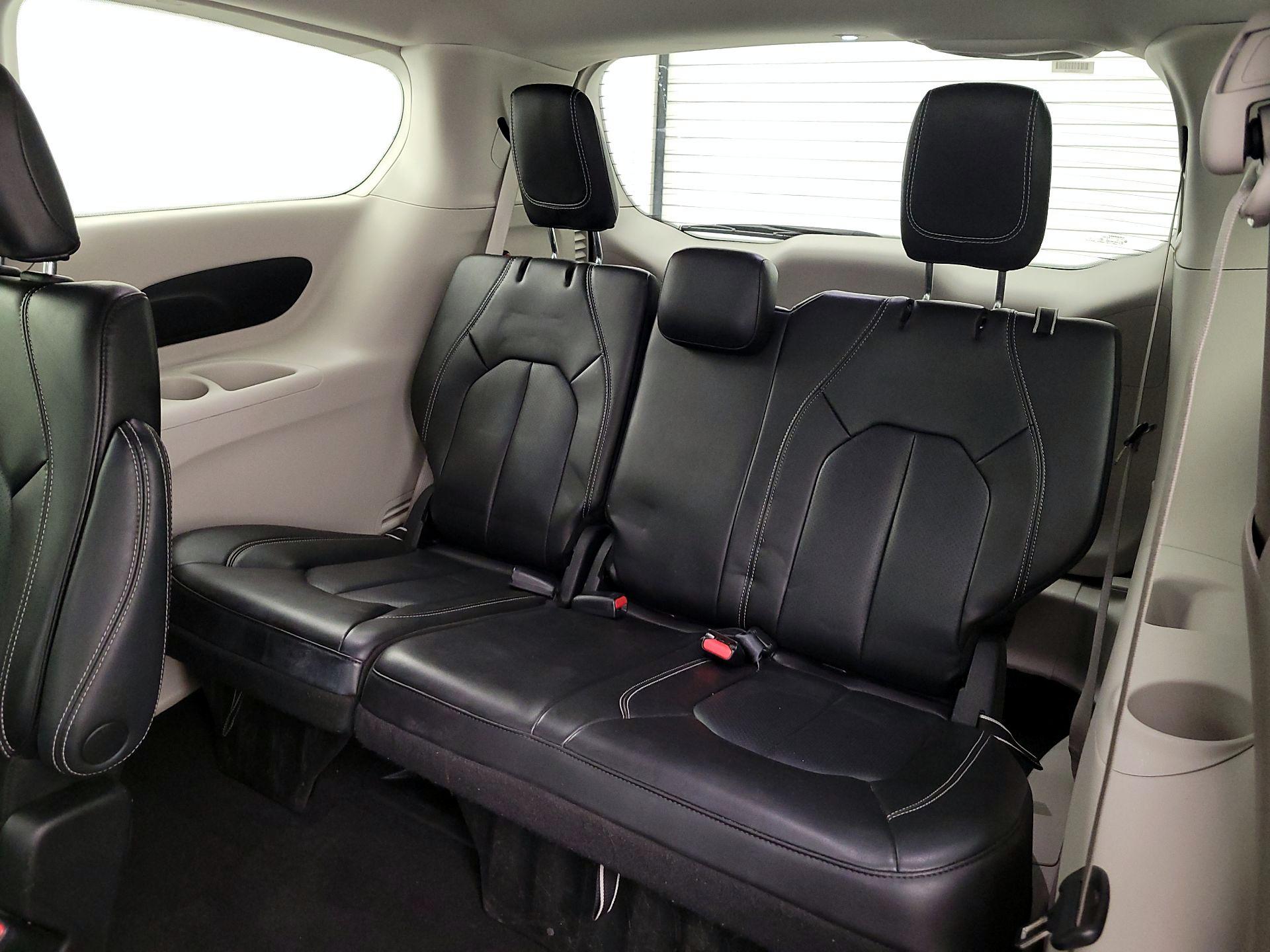 Thumbnail: 2023 Chrysler Pacifica - 20