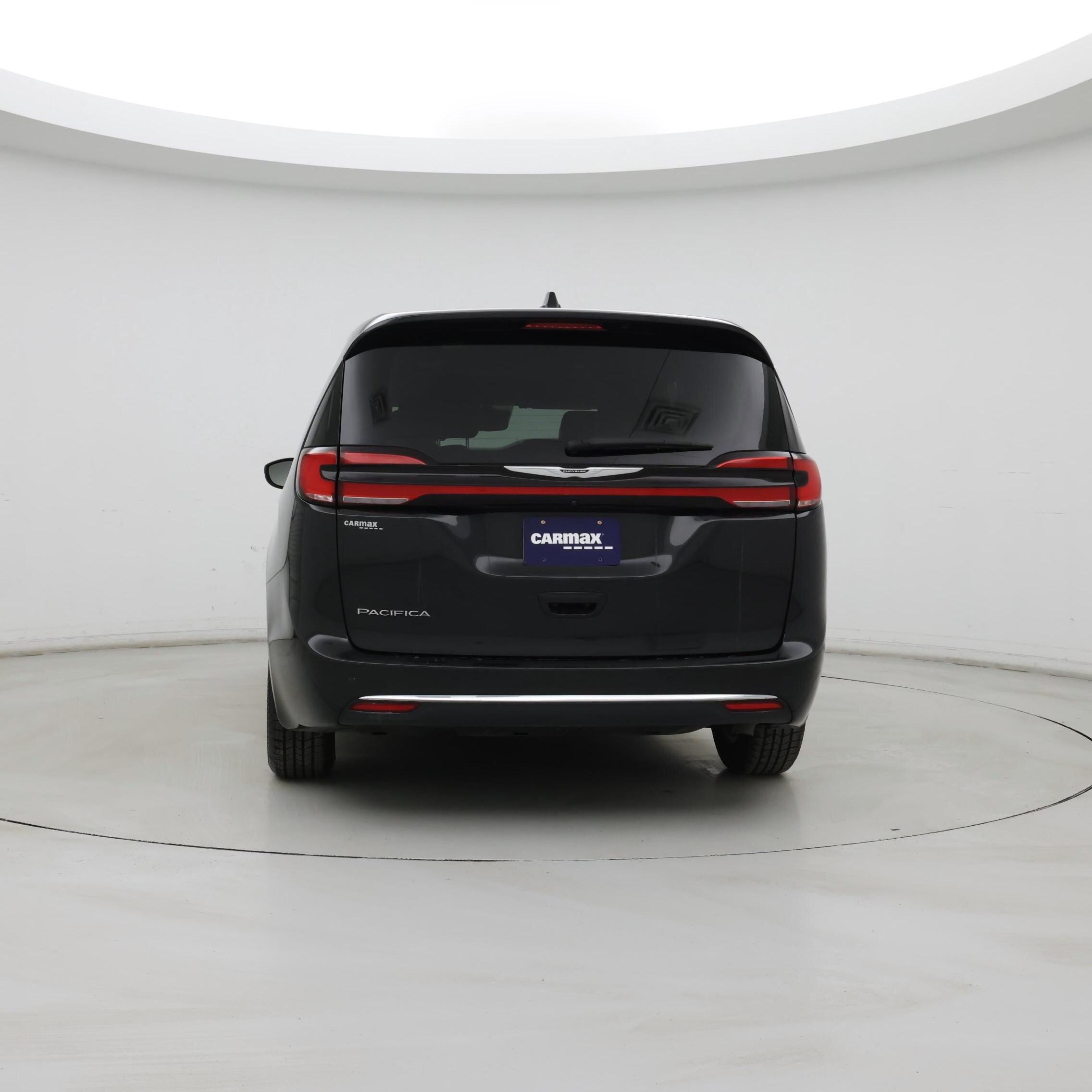 Thumbnail: 2023 Chrysler Pacifica - 6