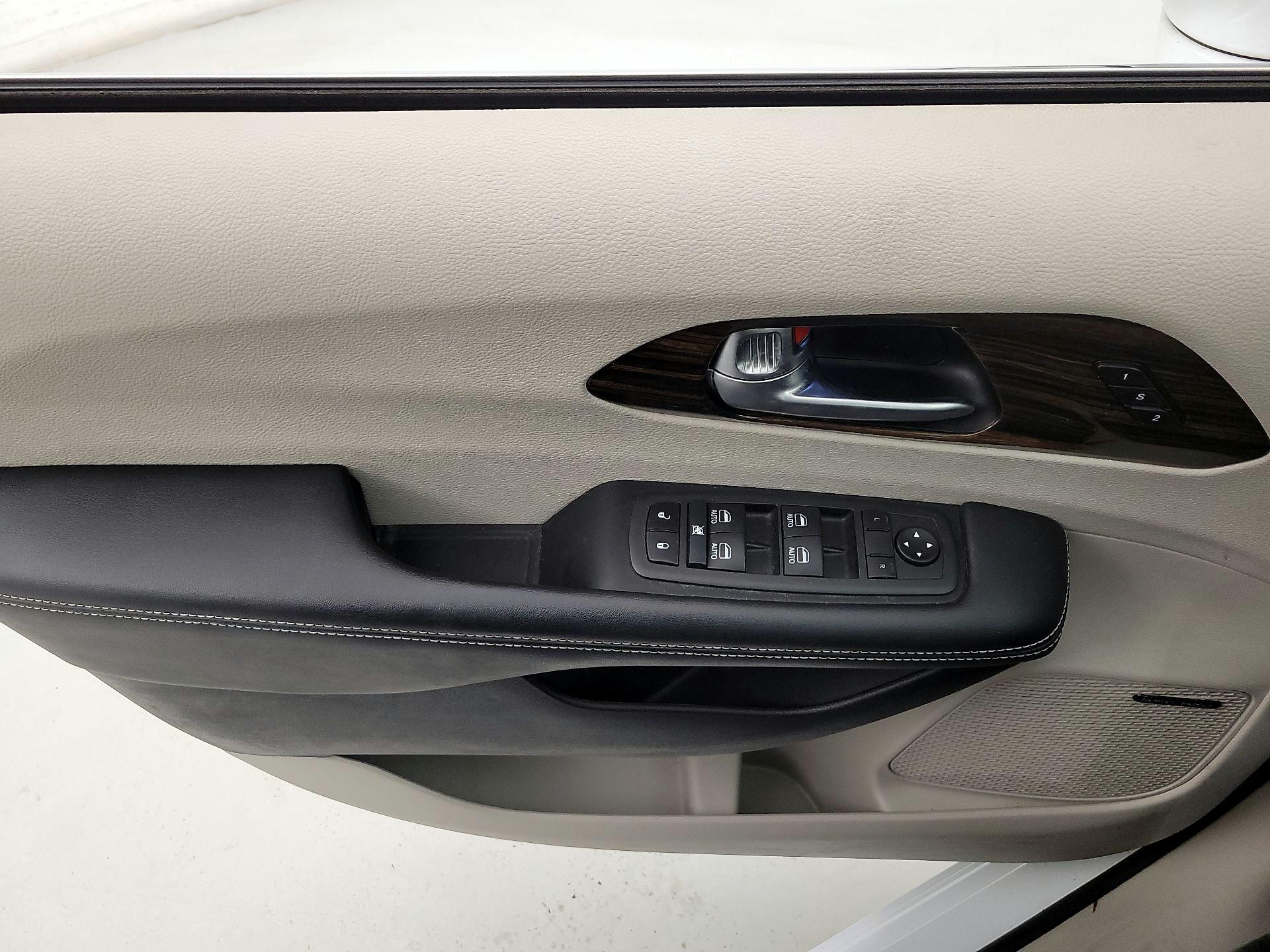 Thumbnail: 2022 Chrysler Pacifica - 12