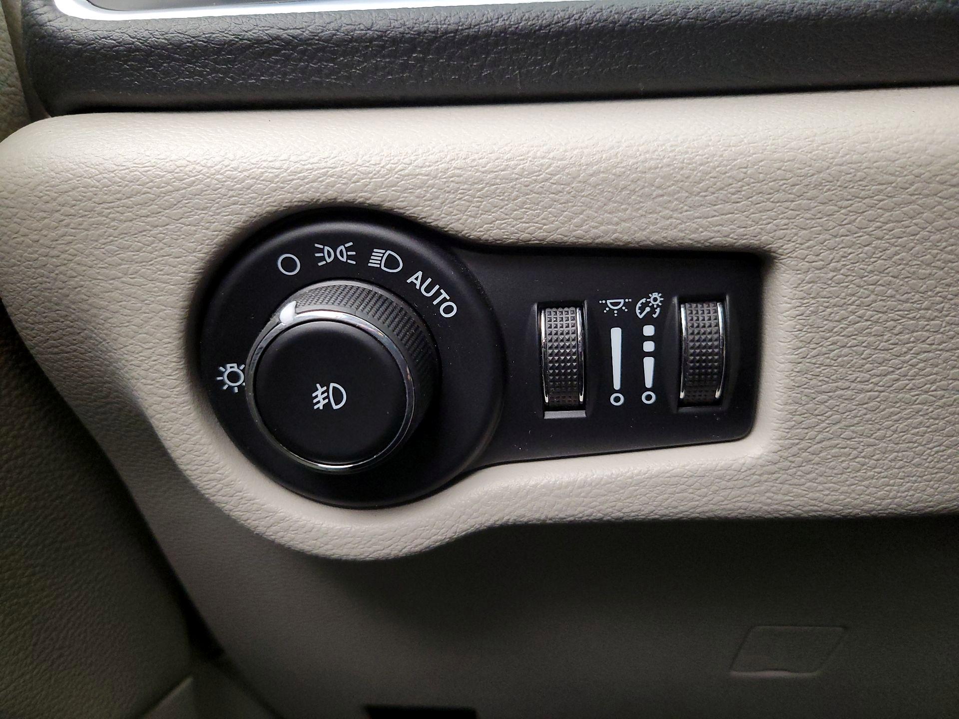 Thumbnail: 2022 Chrysler Pacifica - 13