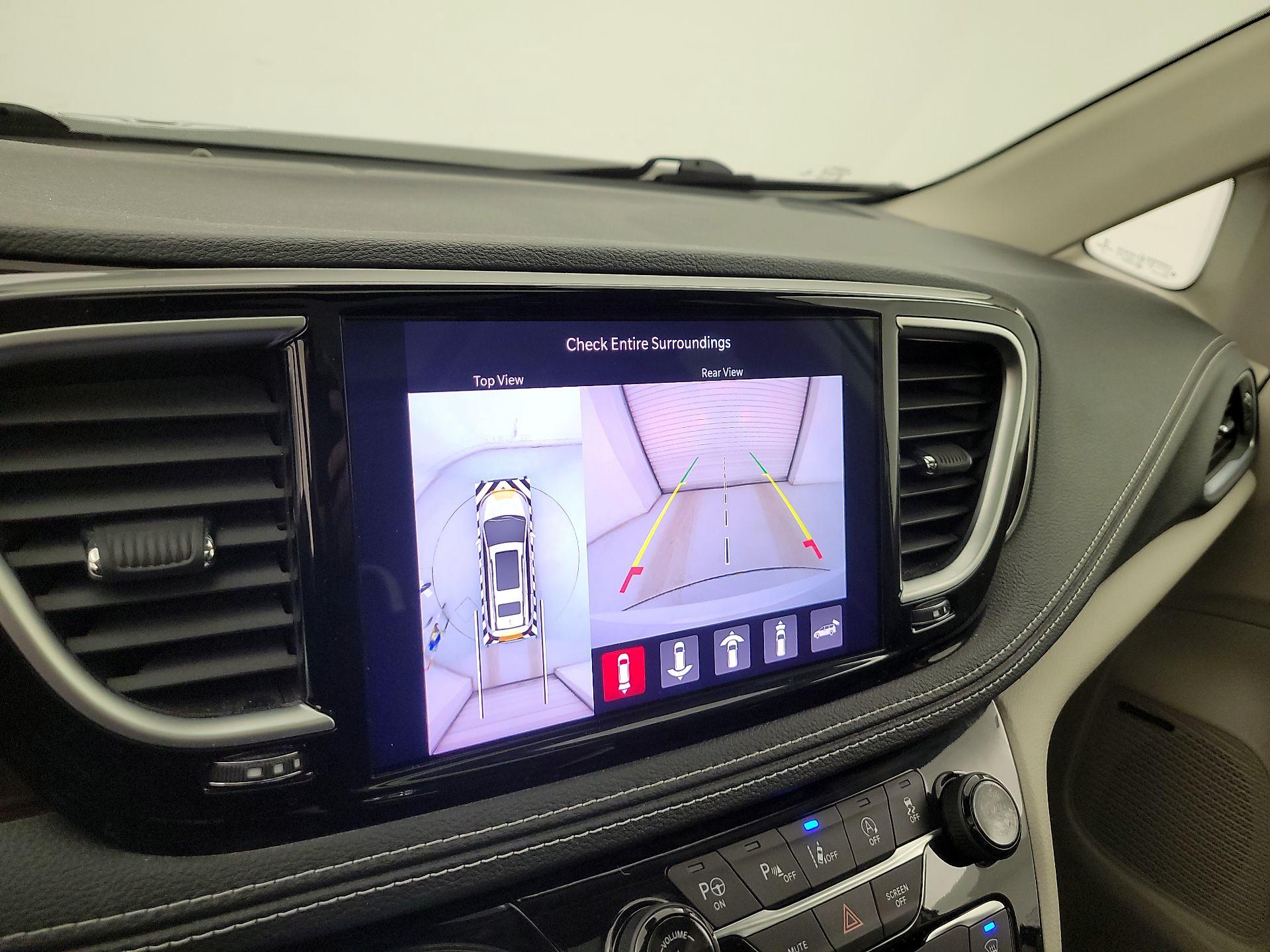 Thumbnail: 2022 Chrysler Pacifica - 15