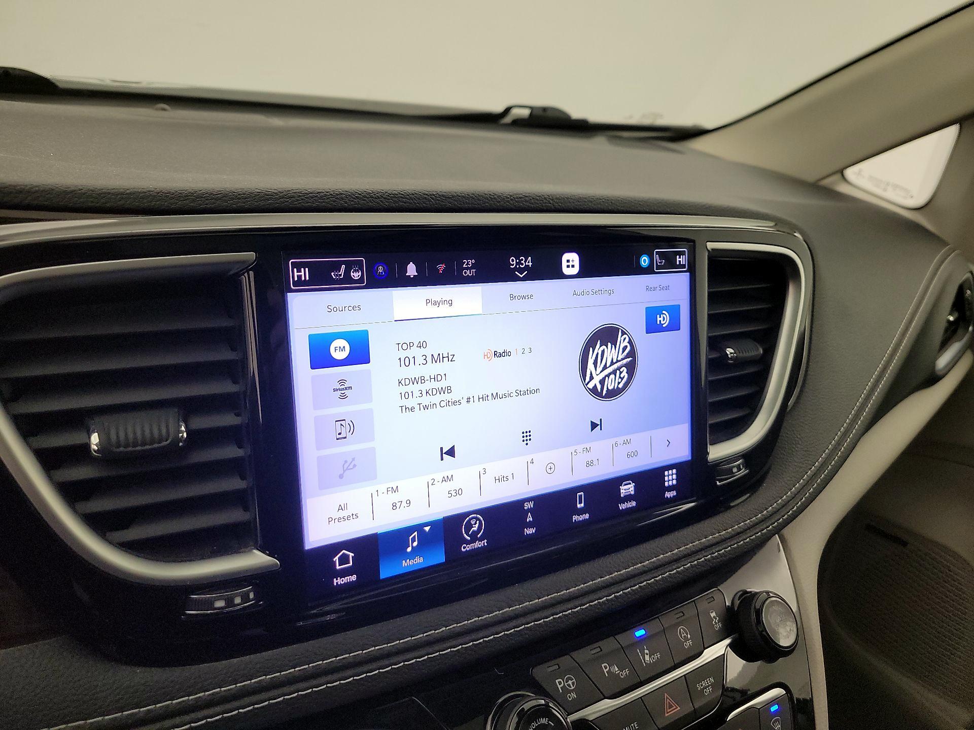 Thumbnail: 2022 Chrysler Pacifica - 16