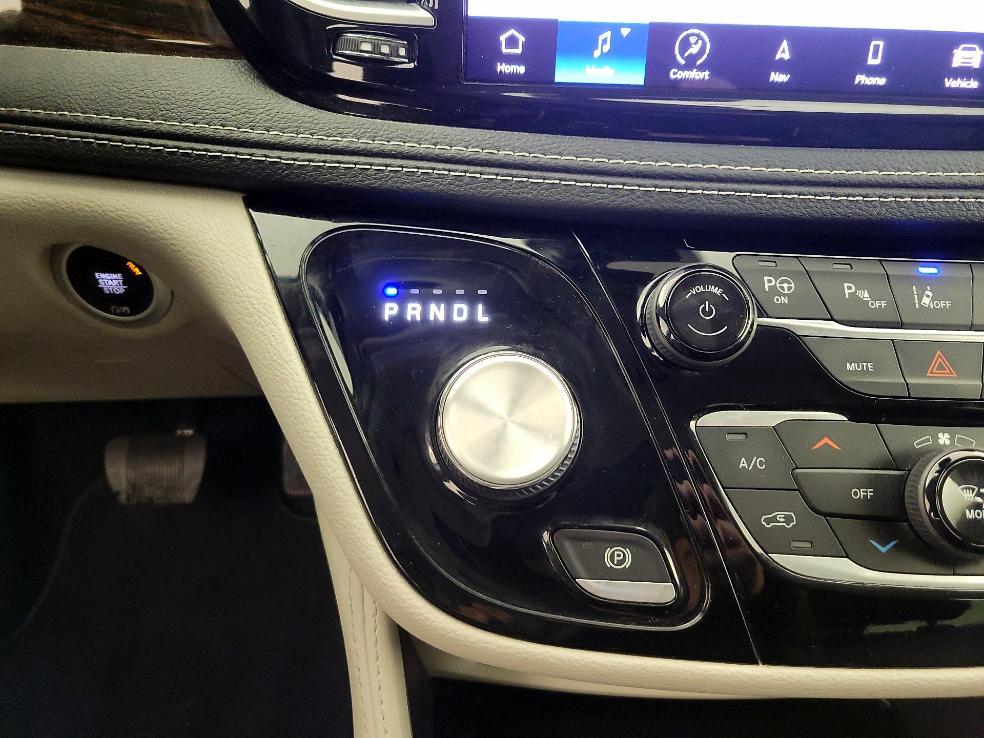 Thumbnail: 2022 Chrysler Pacifica - 18