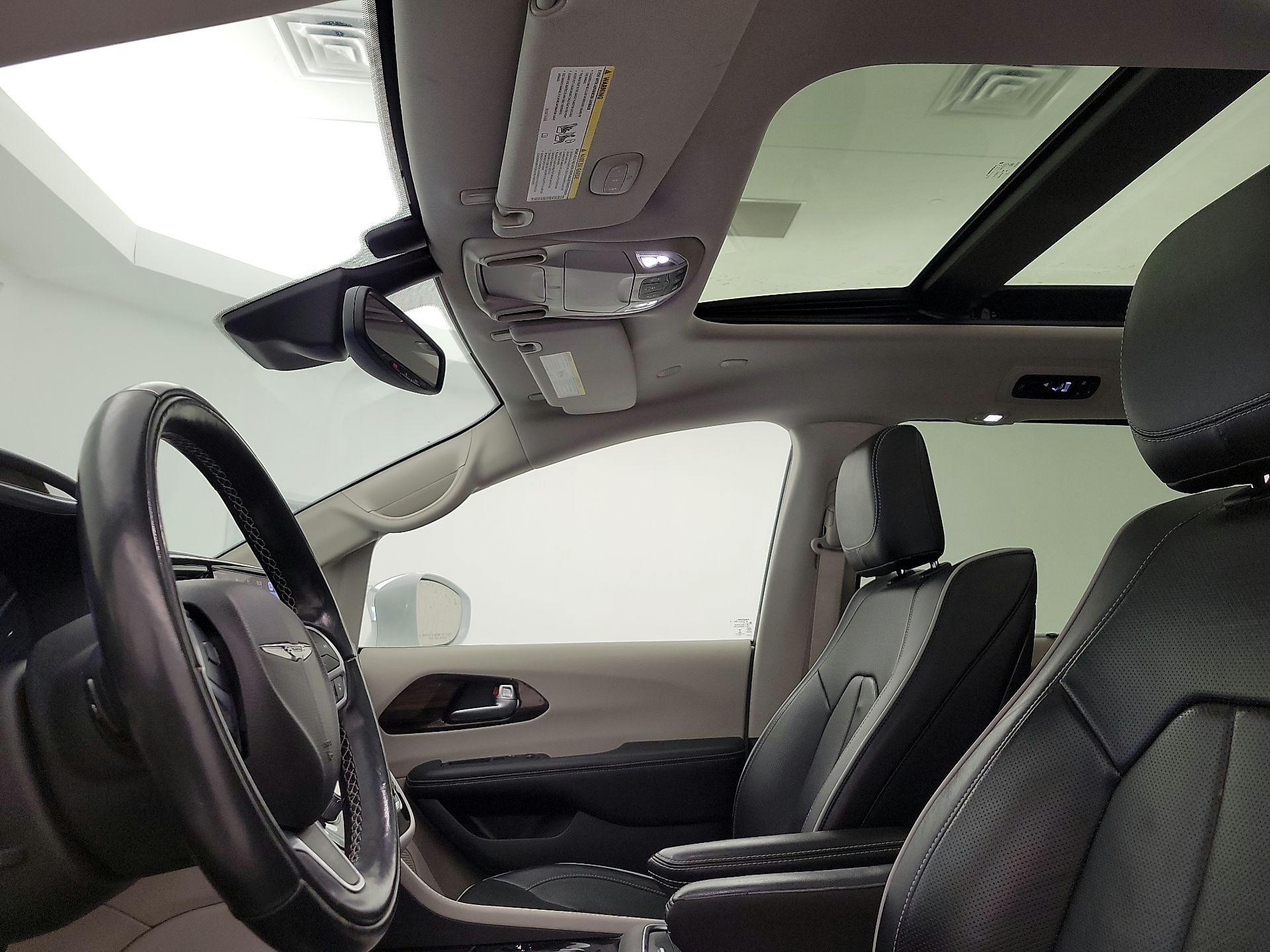 Thumbnail: 2022 Chrysler Pacifica - 20