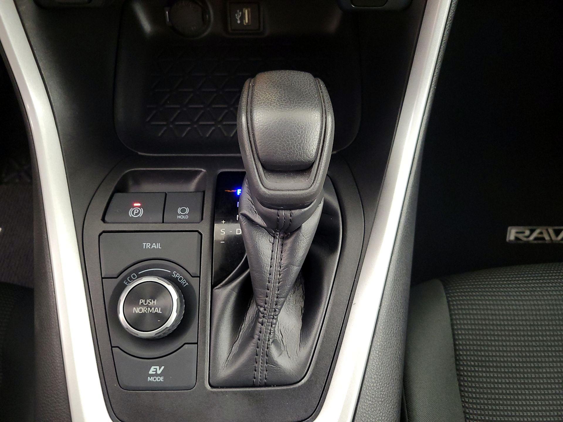 Thumbnail: 2024 Toyota RAV4 - 17