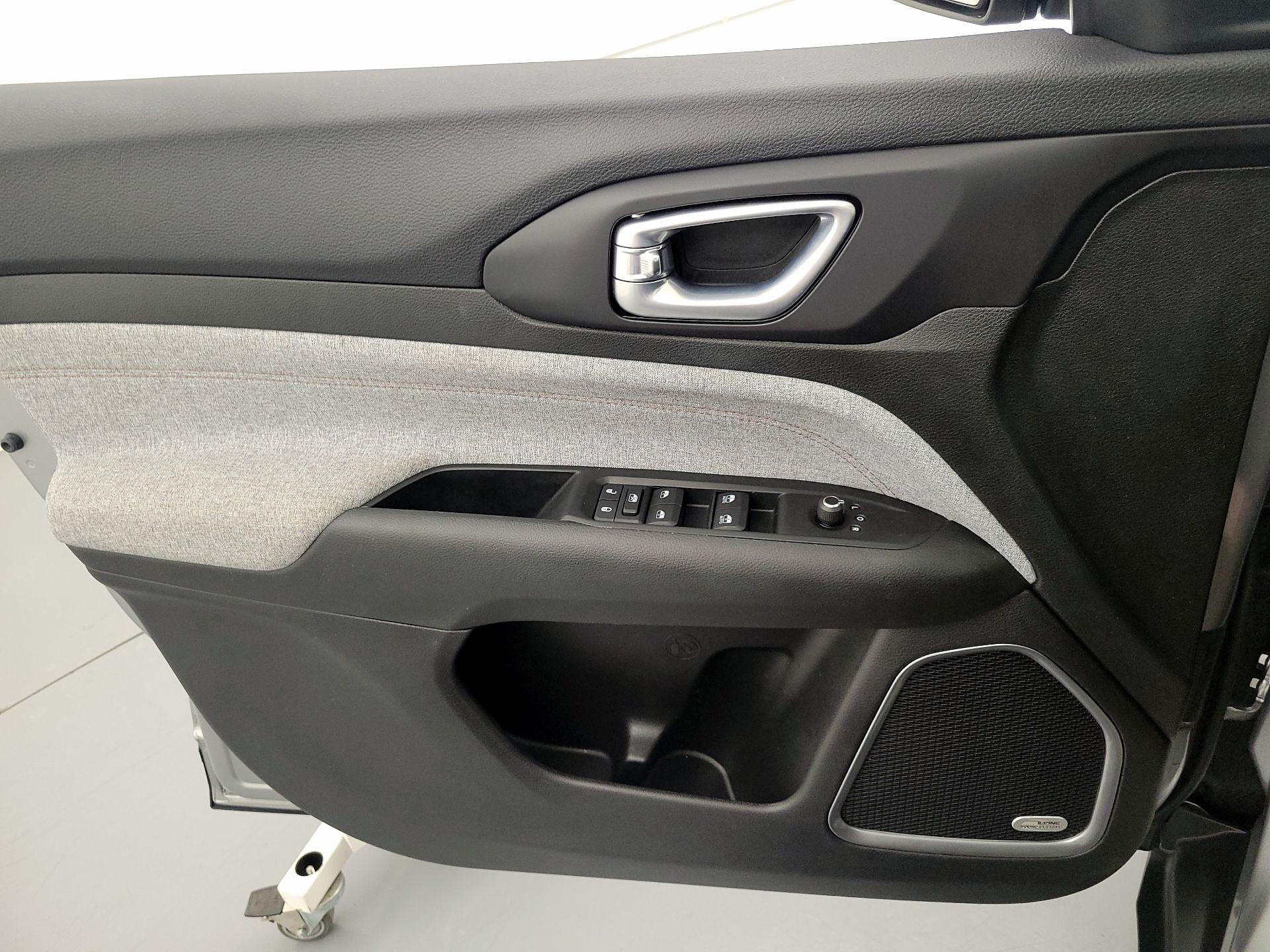 Thumbnail: 2022 Jeep Compass - 12