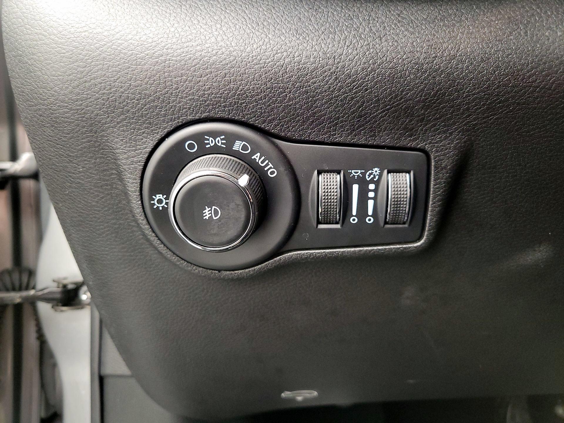 Thumbnail: 2022 Jeep Compass - 13