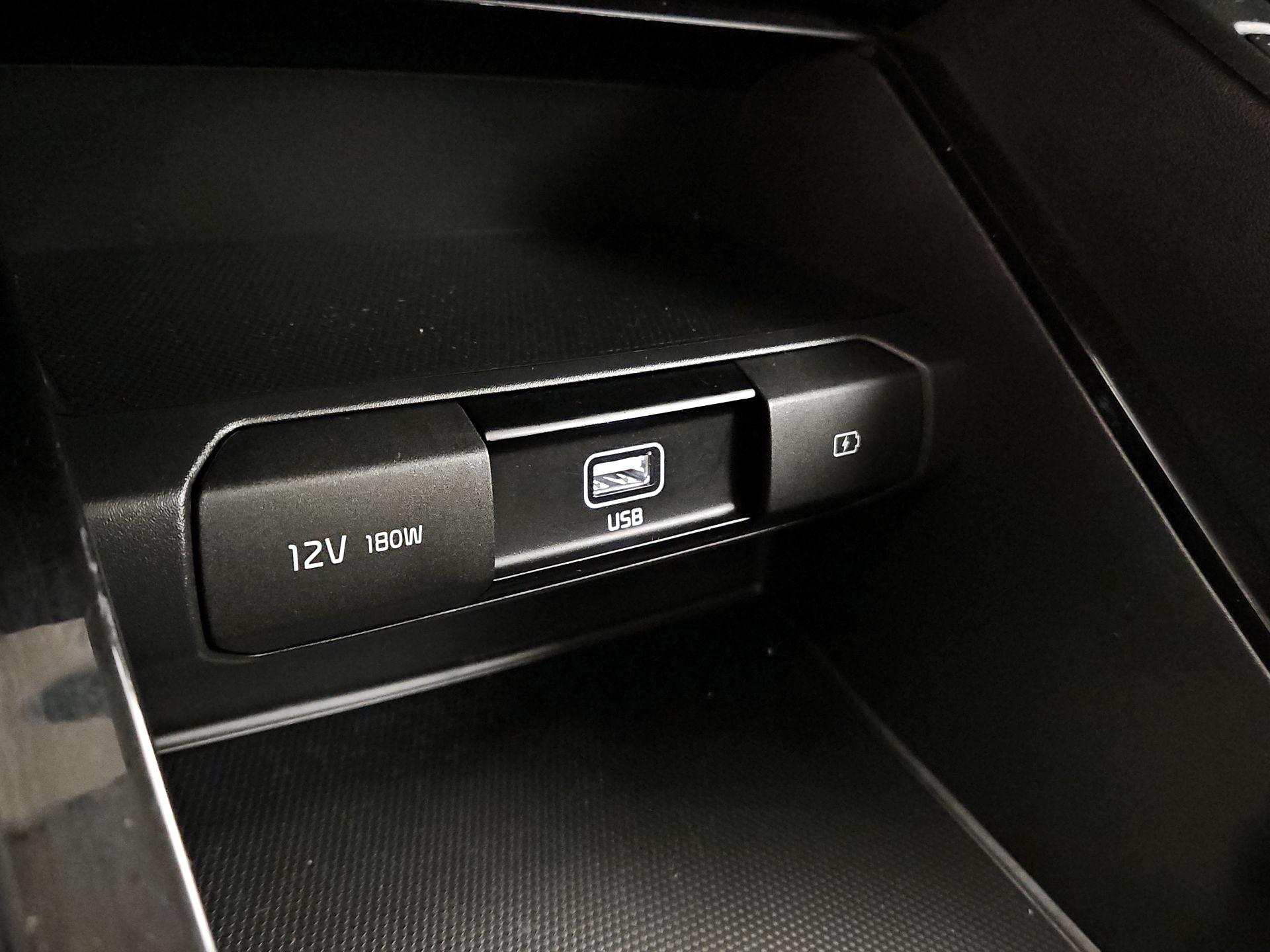 Thumbnail: 2020 Kia Telluride - 18