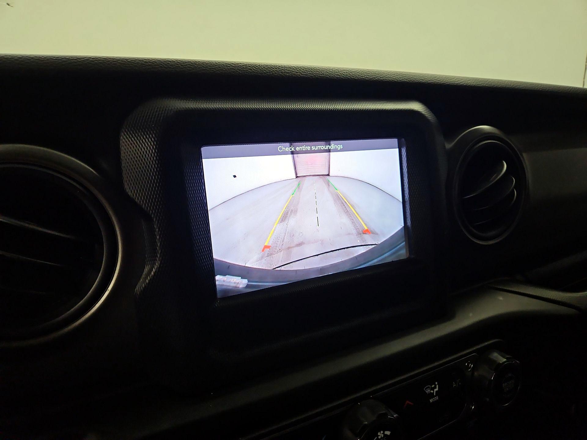 Thumbnail: 2022 Jeep Wrangler - 14