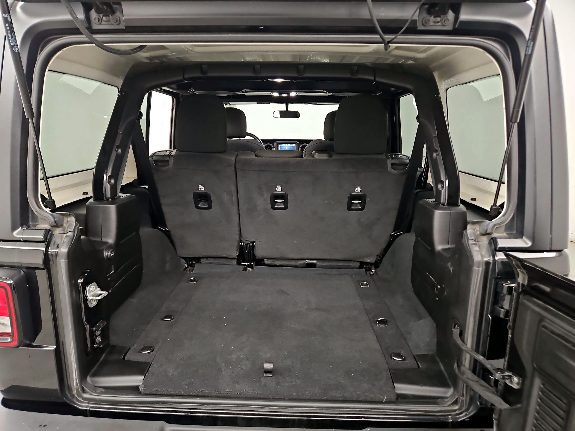 Thumbnail: 2022 Jeep Wrangler - 20