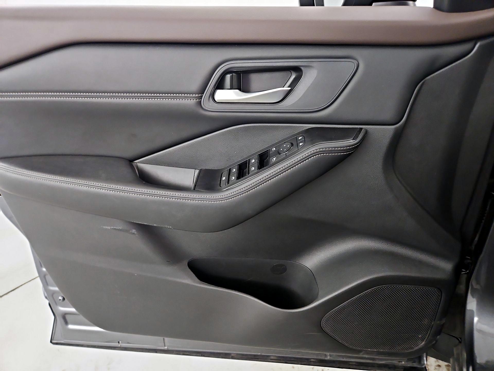 Thumbnail: 2023 Nissan Rogue - 12