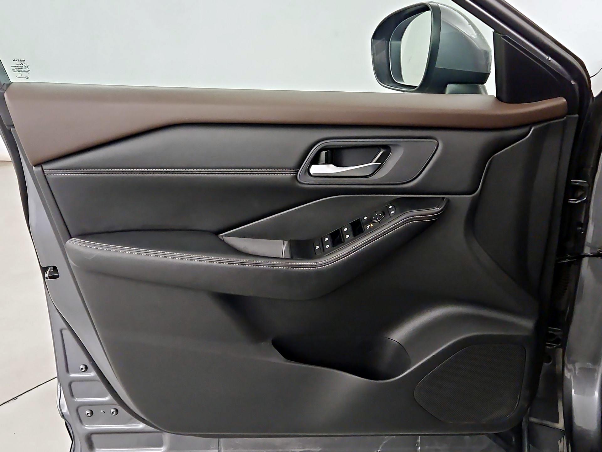 Thumbnail: 2023 Nissan Rogue - 12