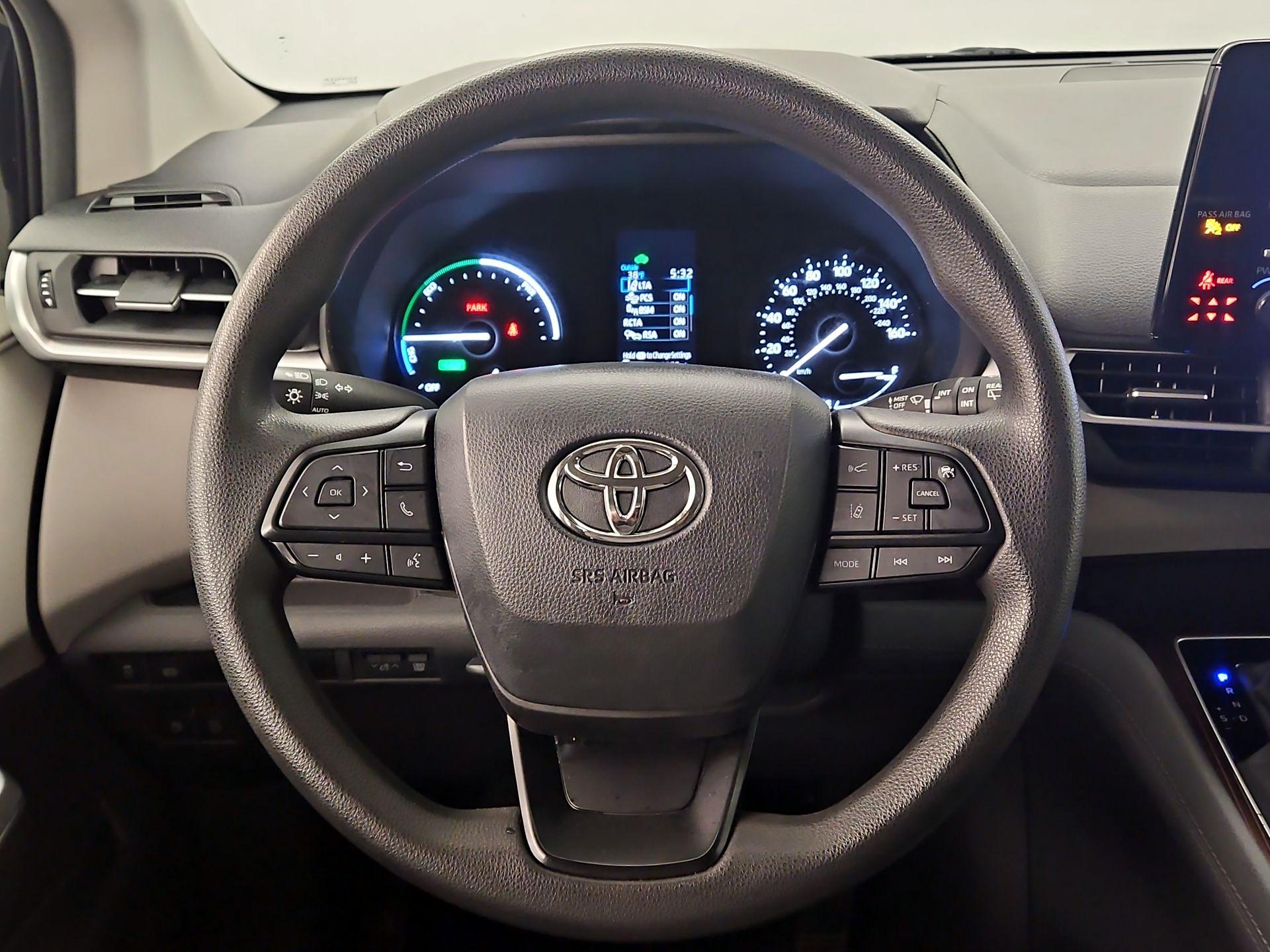 Thumbnail: 2024 Toyota Sienna - 10