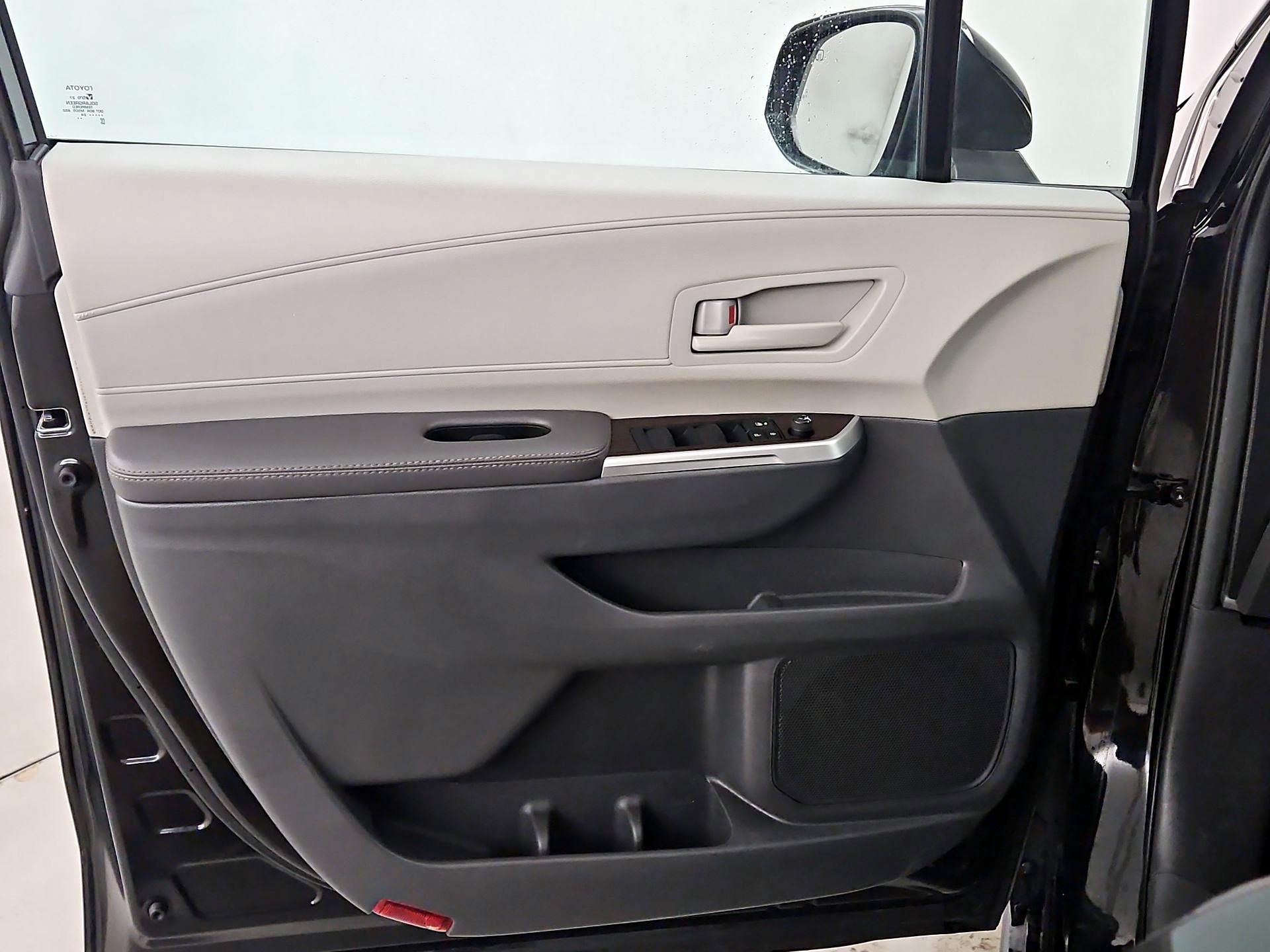 Thumbnail: 2024 Toyota Sienna - 12