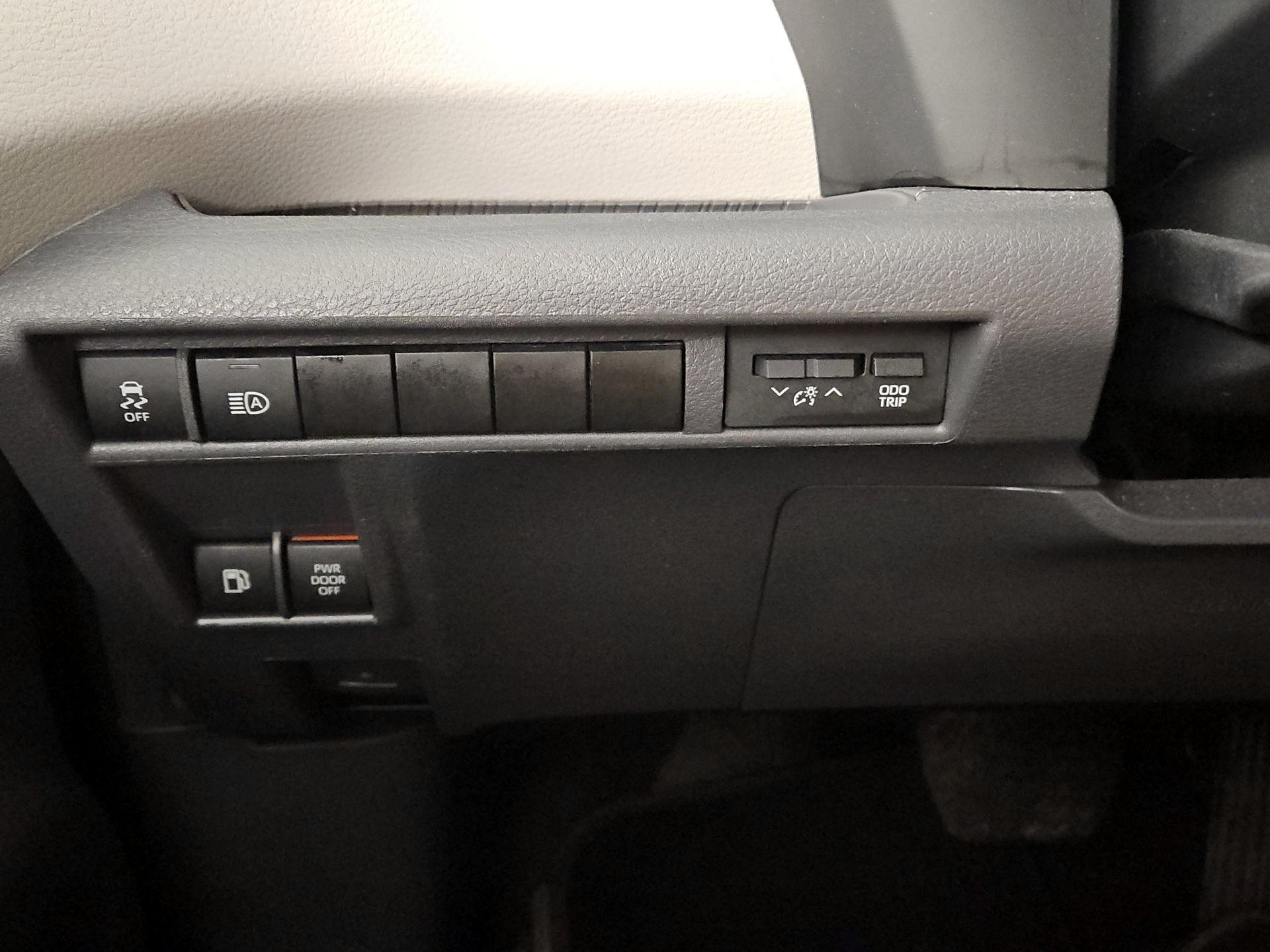 Thumbnail: 2024 Toyota Sienna - 13