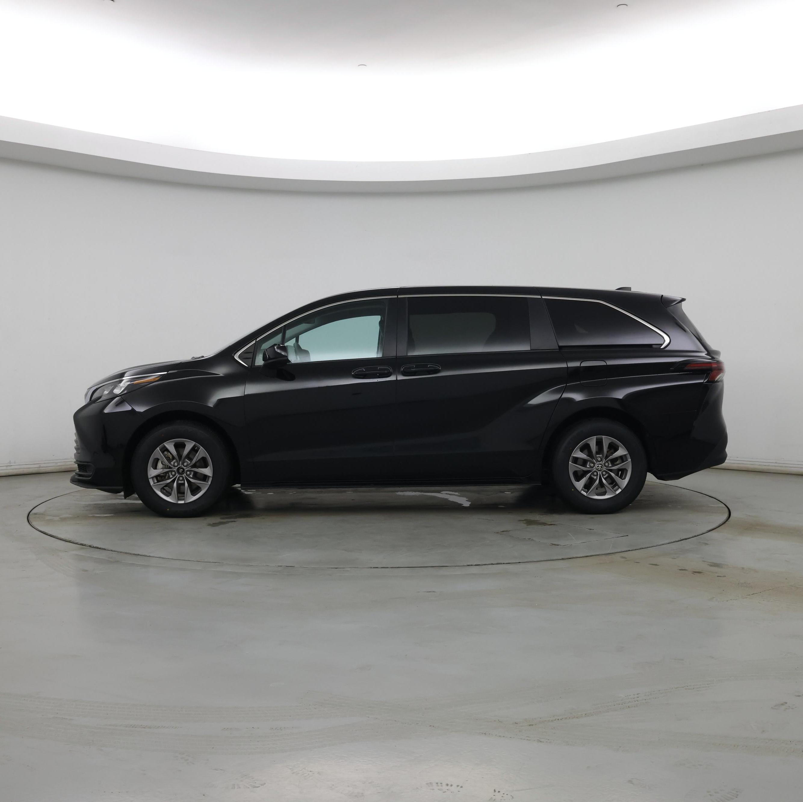 Thumbnail: 2024 Toyota Sienna - 3