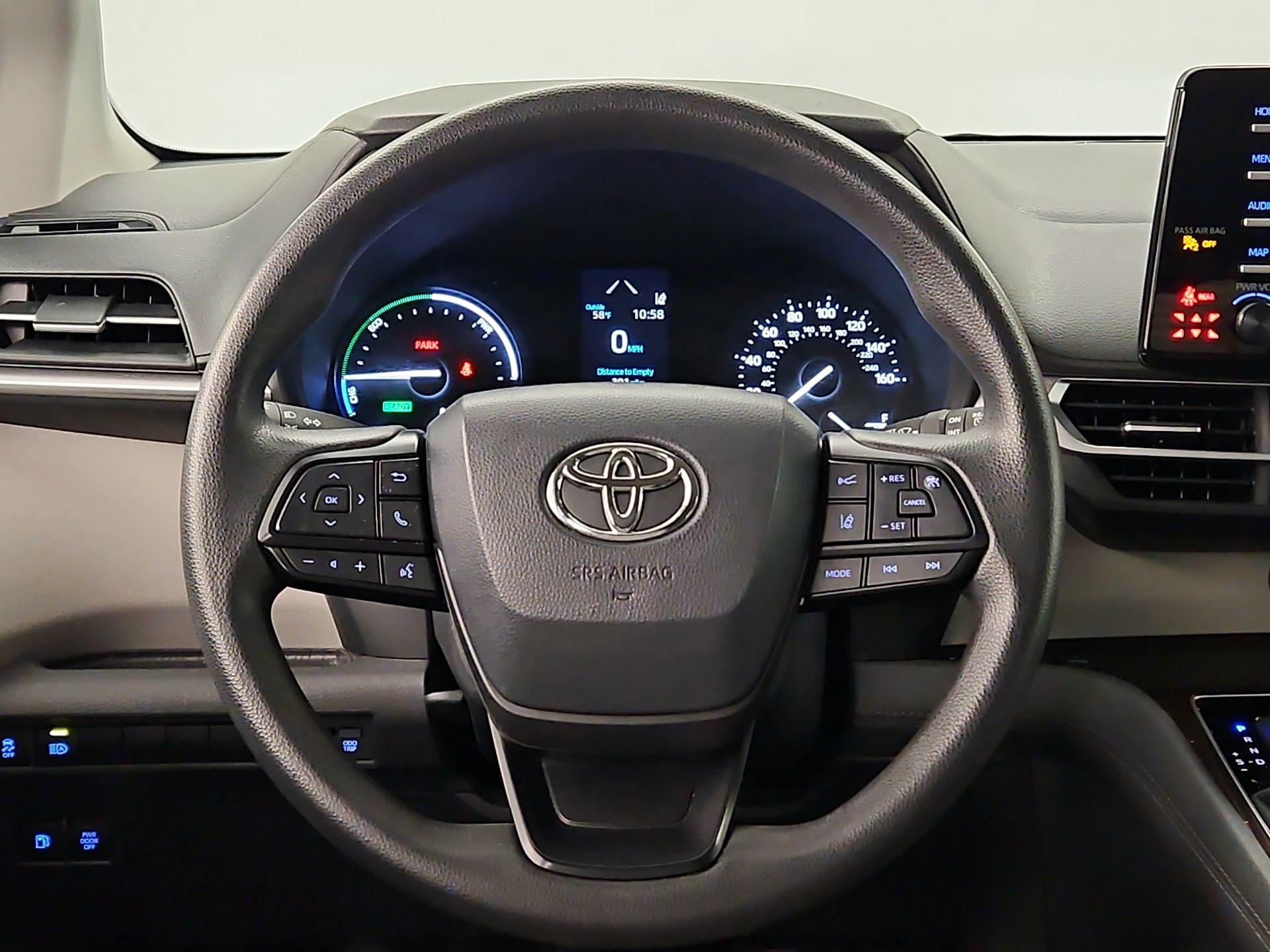 Thumbnail: 2024 Toyota Sienna - 10