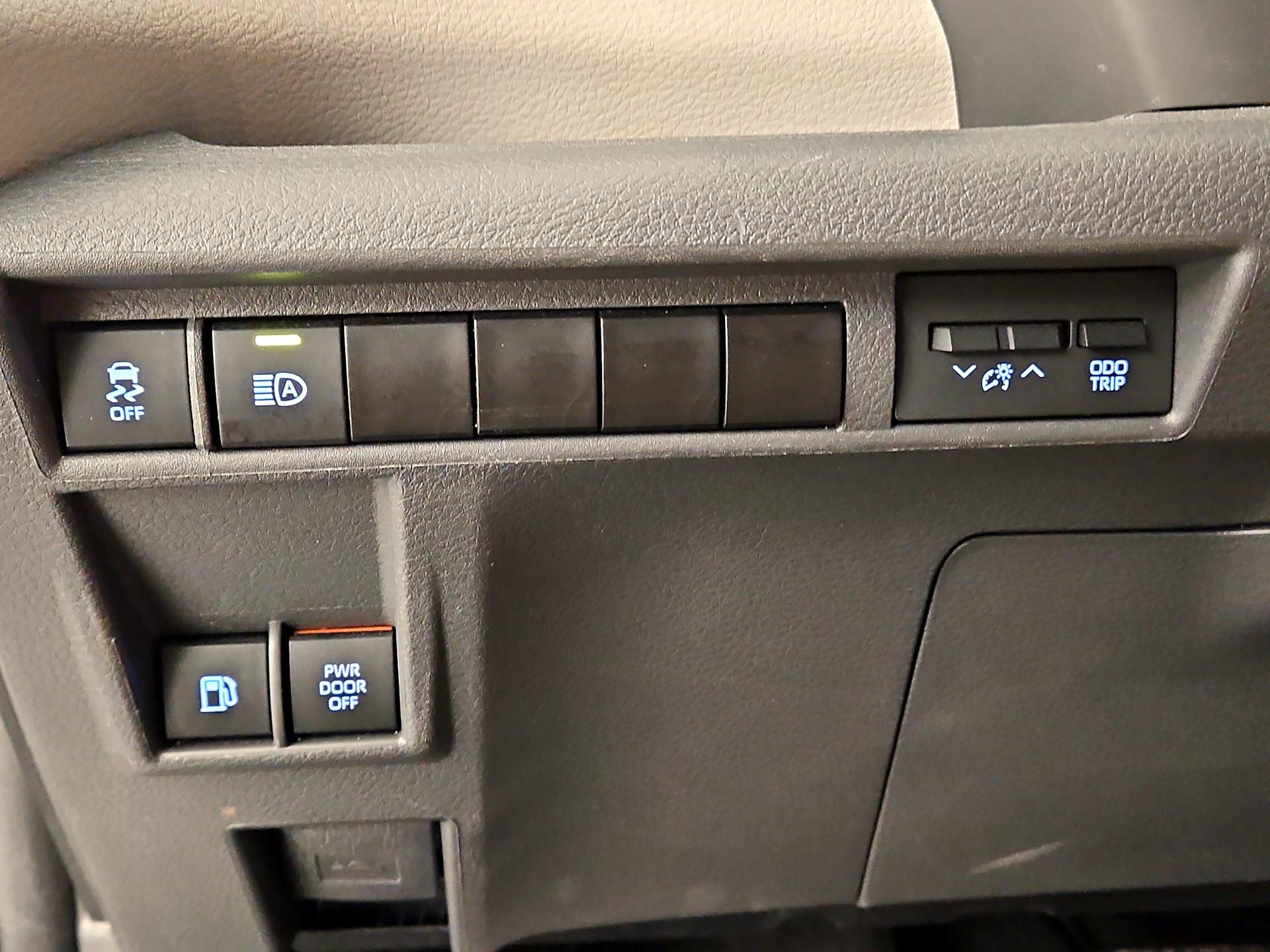 Thumbnail: 2024 Toyota Sienna - 13