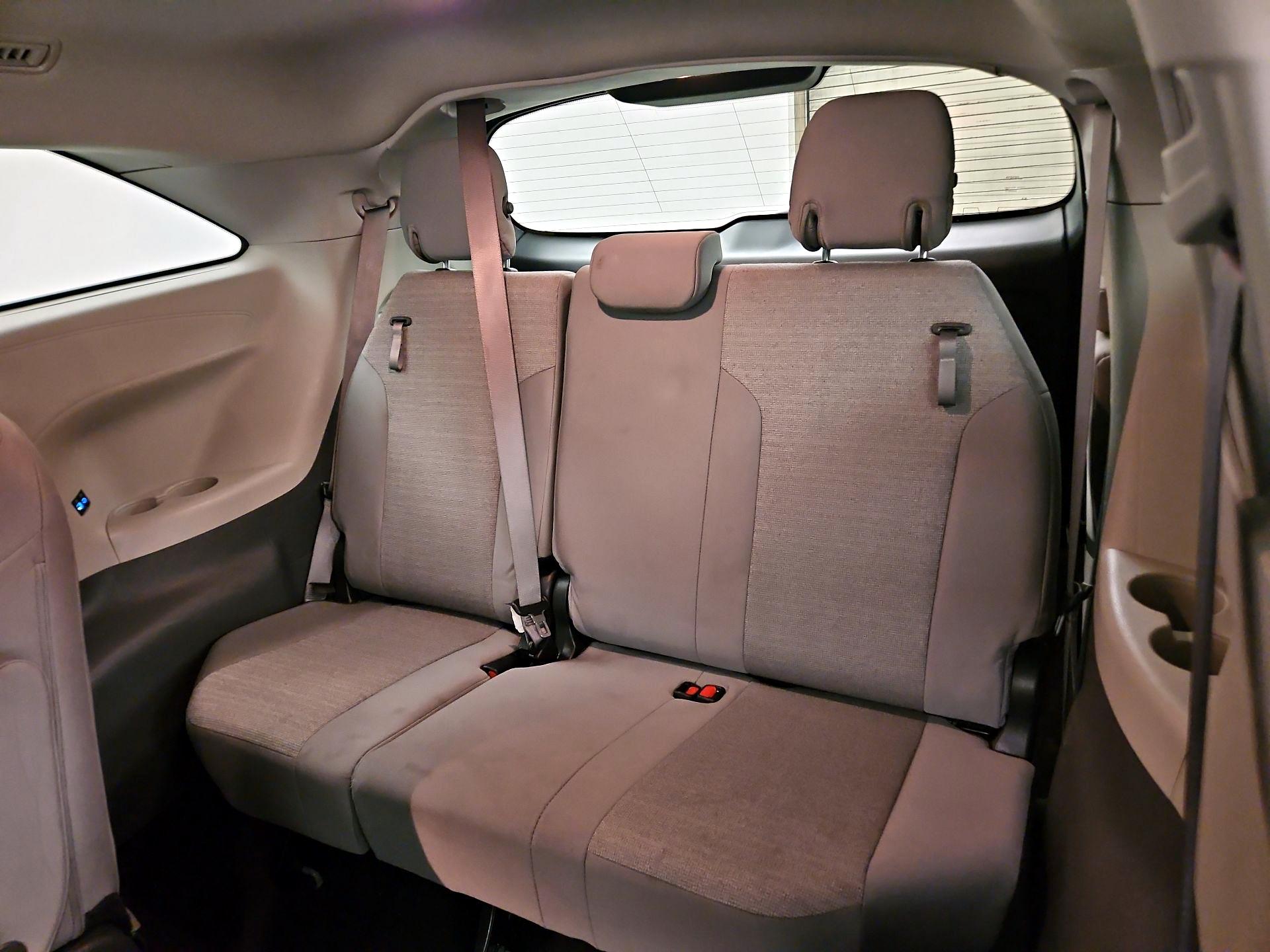 Thumbnail: 2024 Toyota Sienna - 20